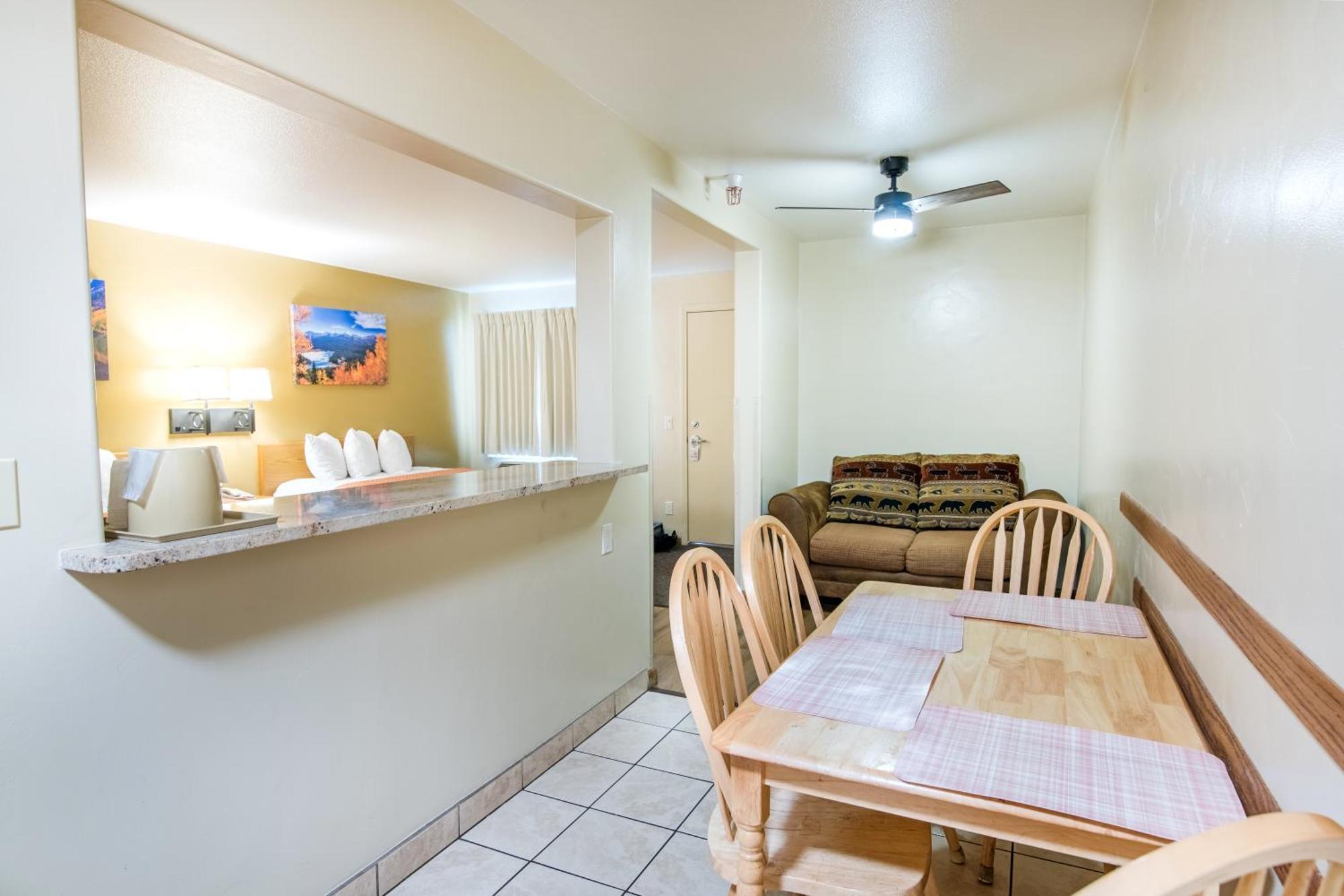 Kitchenette 1 Room Suite