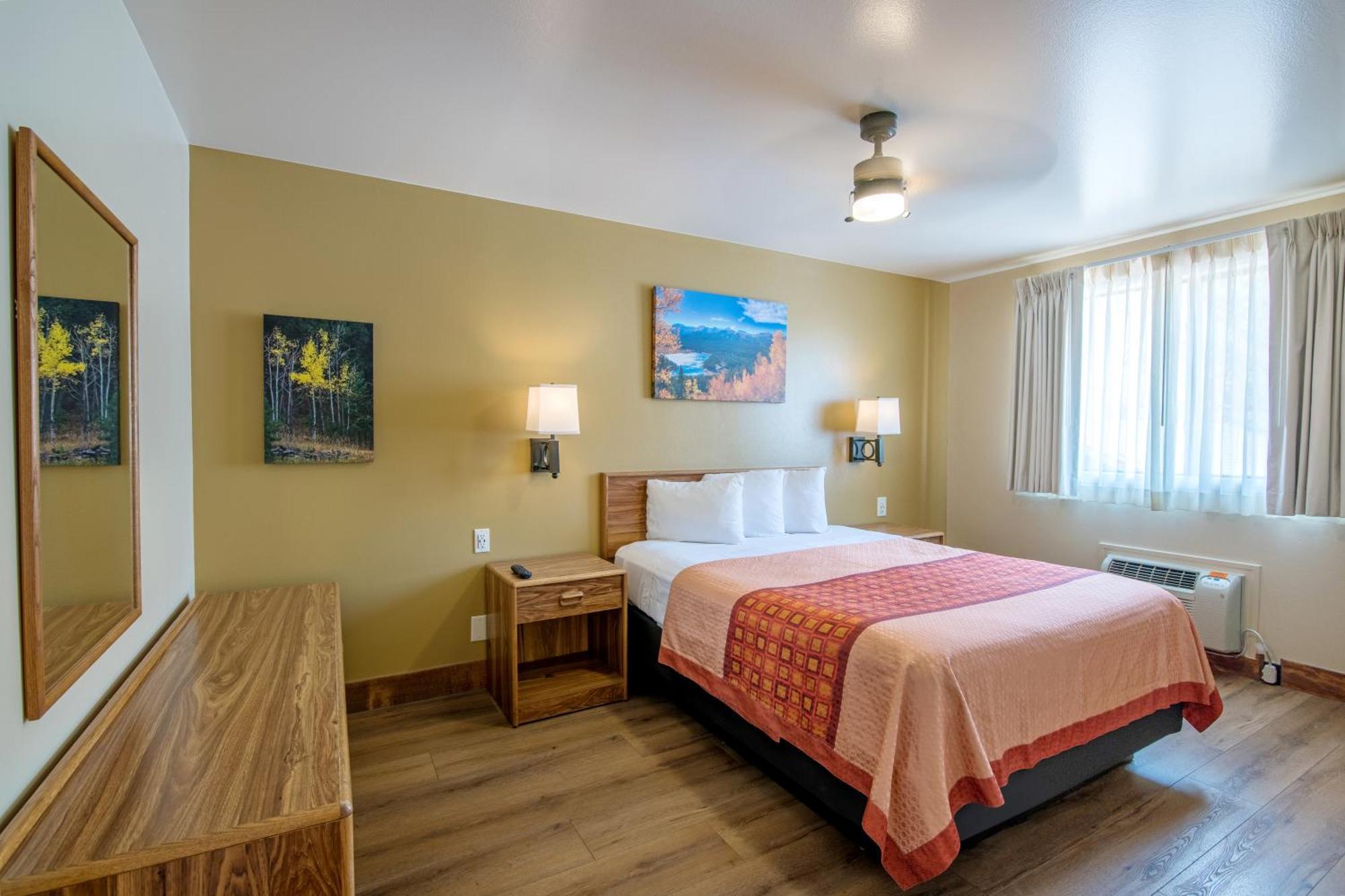 Three Queen Beds Kitchen