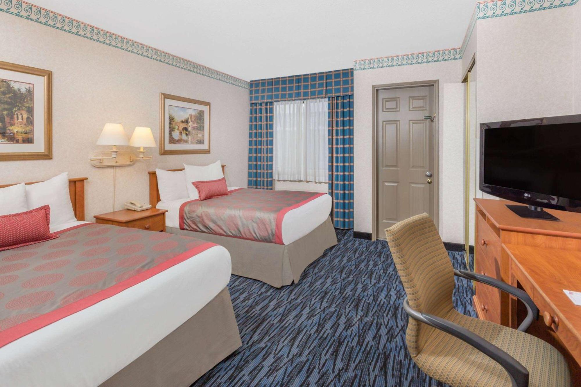 Double Room Two Double Beds Non-Smoking