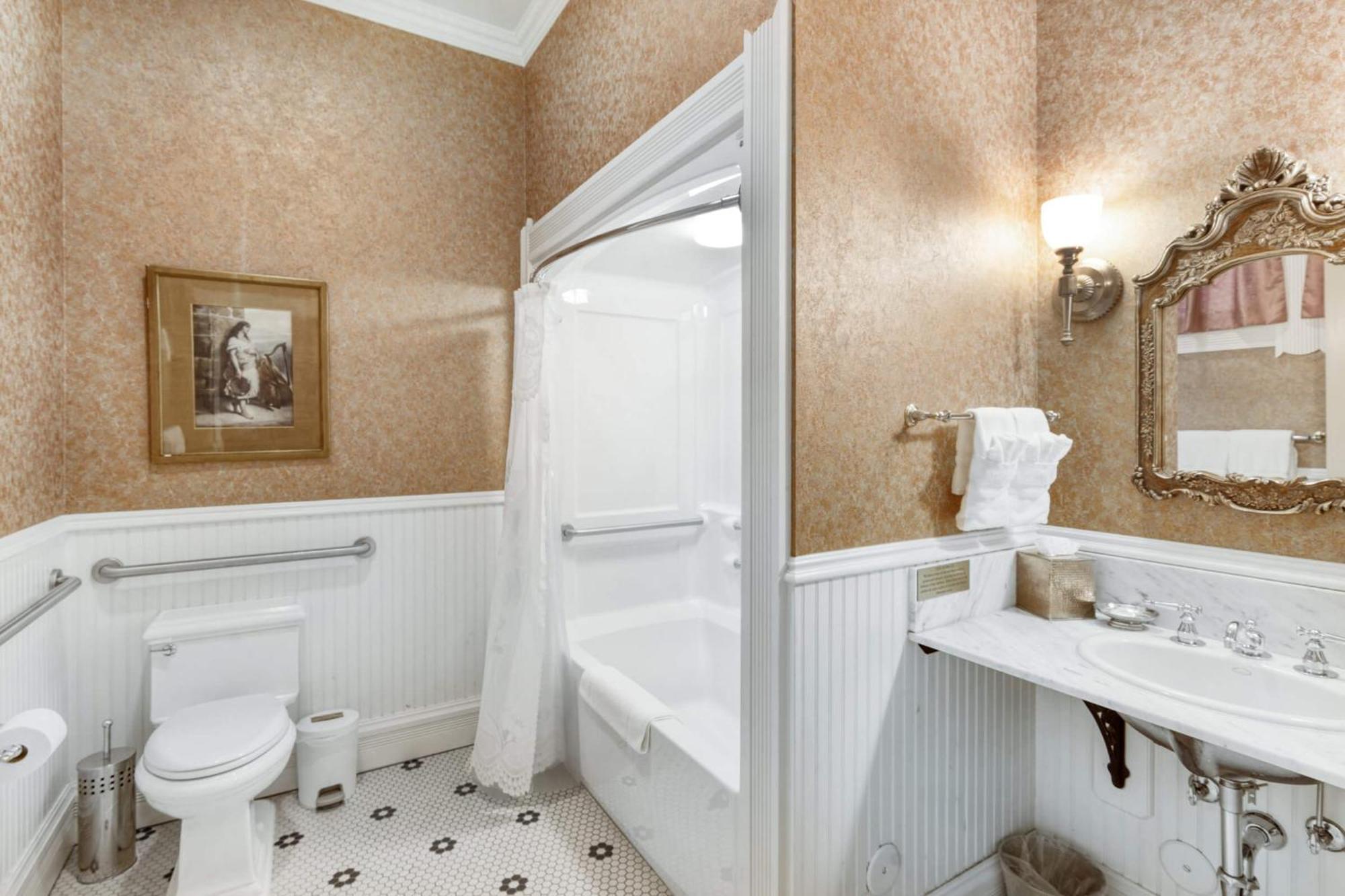Standard King Room