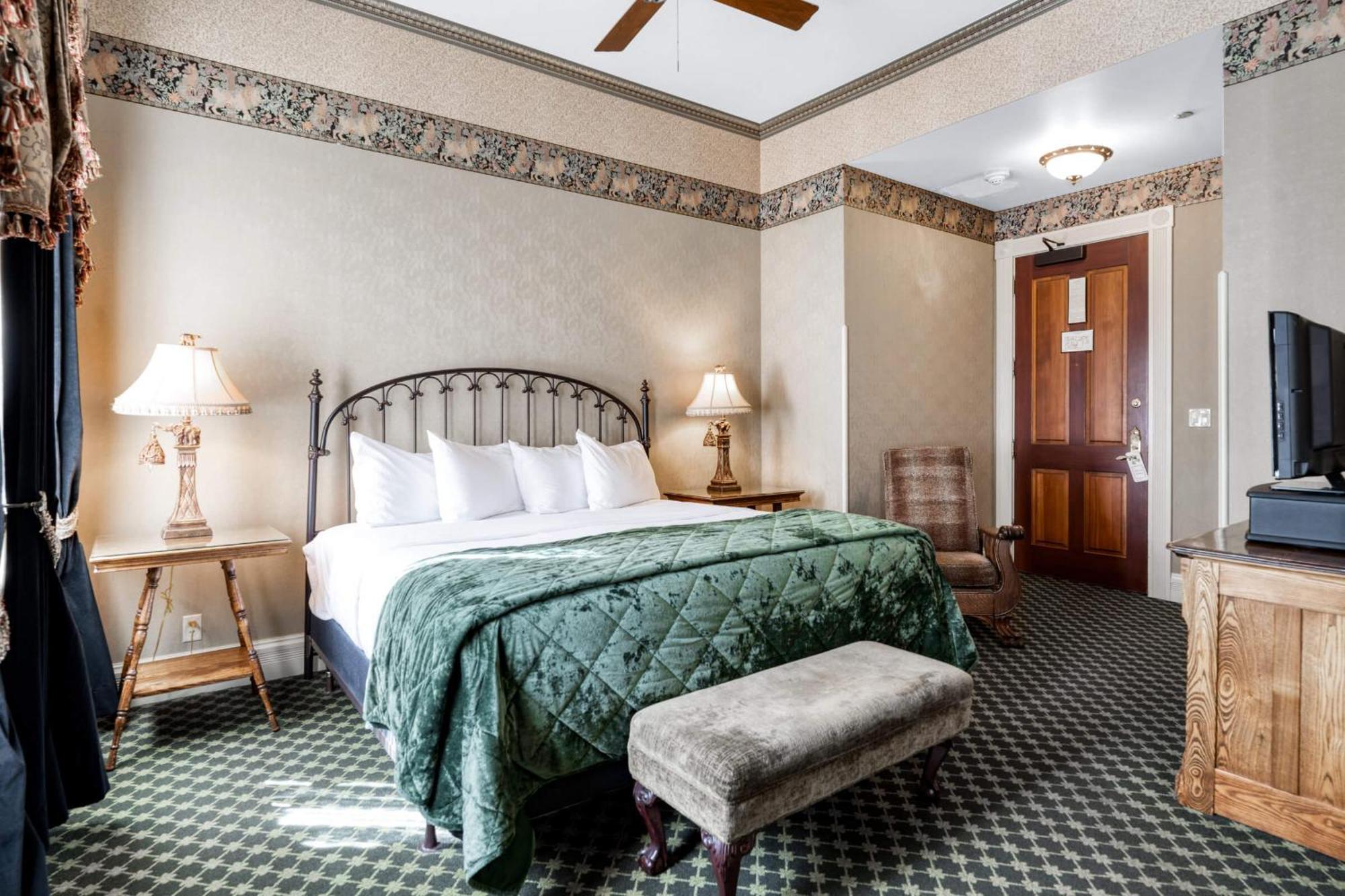 Standard King Room