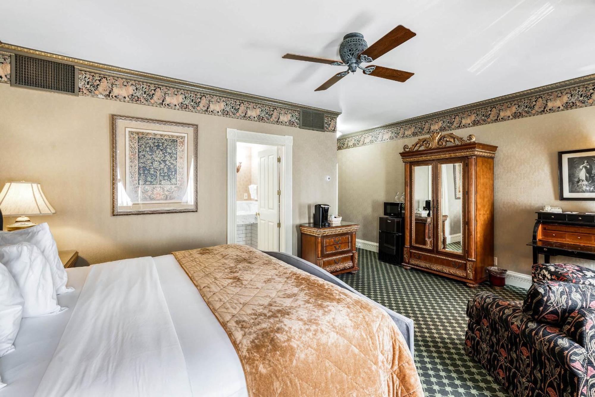Standard King Room