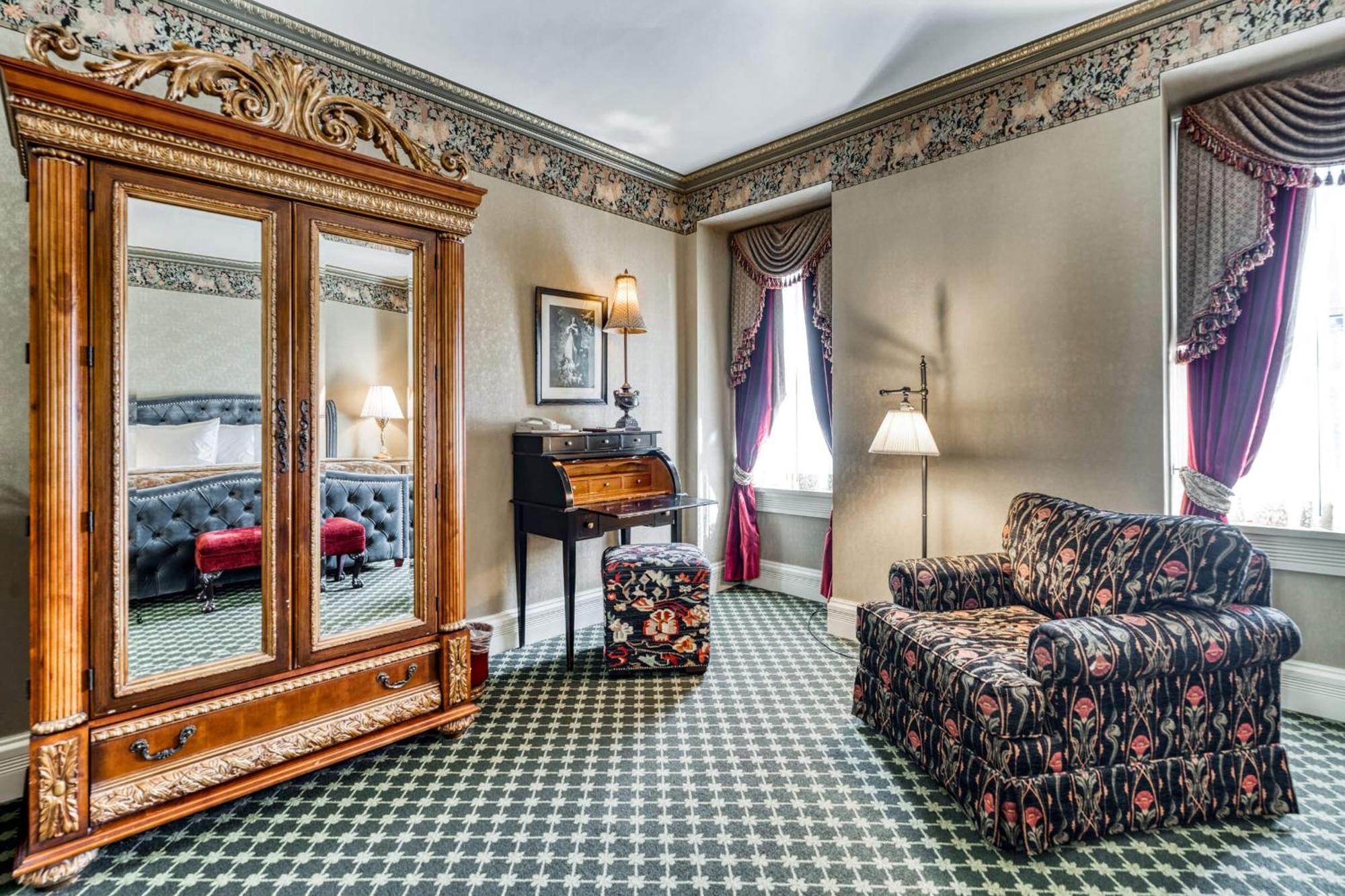 Standard King Room