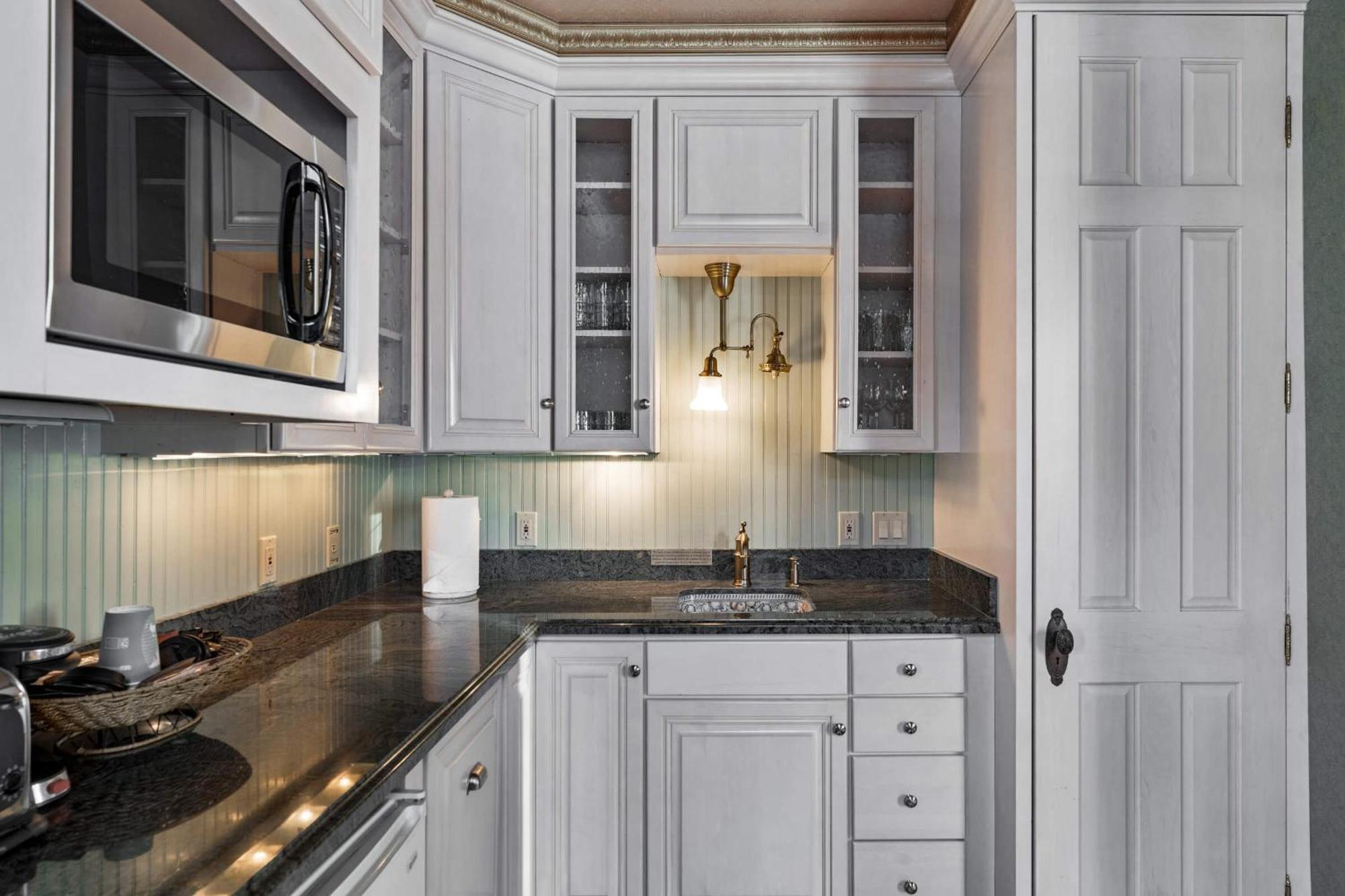Luxury Two-Bedroom Apartment