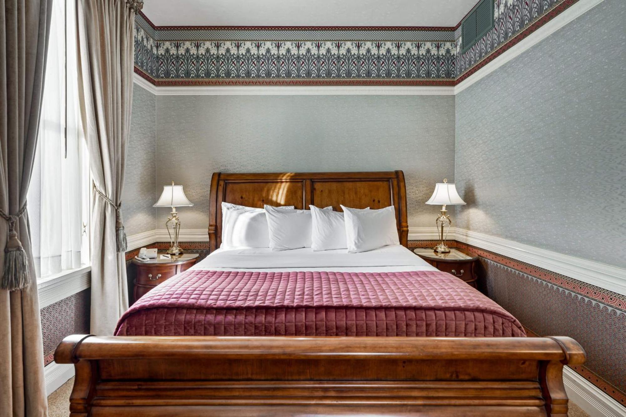 Luxury Two-Bedroom Apartment