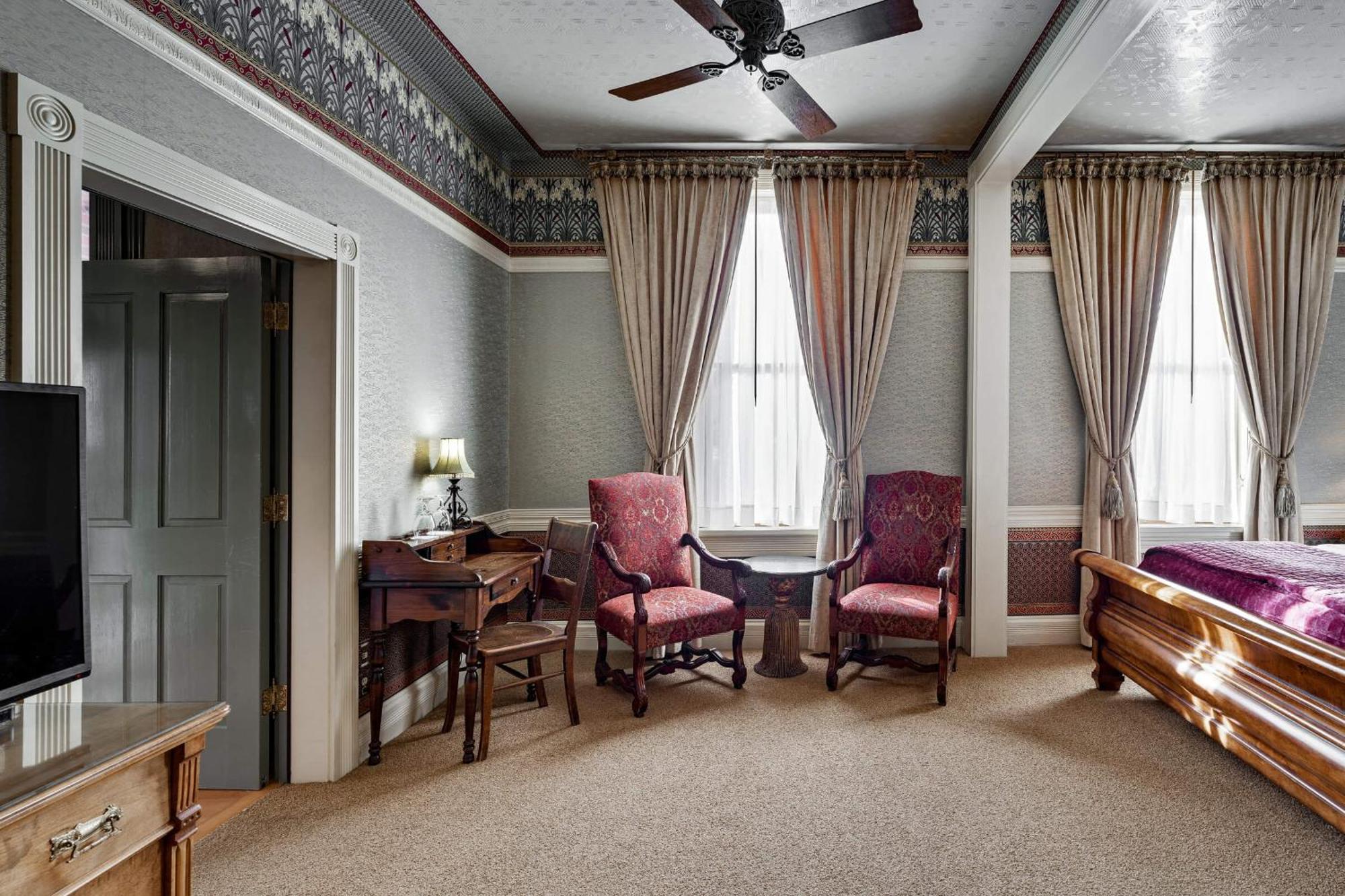 Luxury Two-Bedroom Apartment
