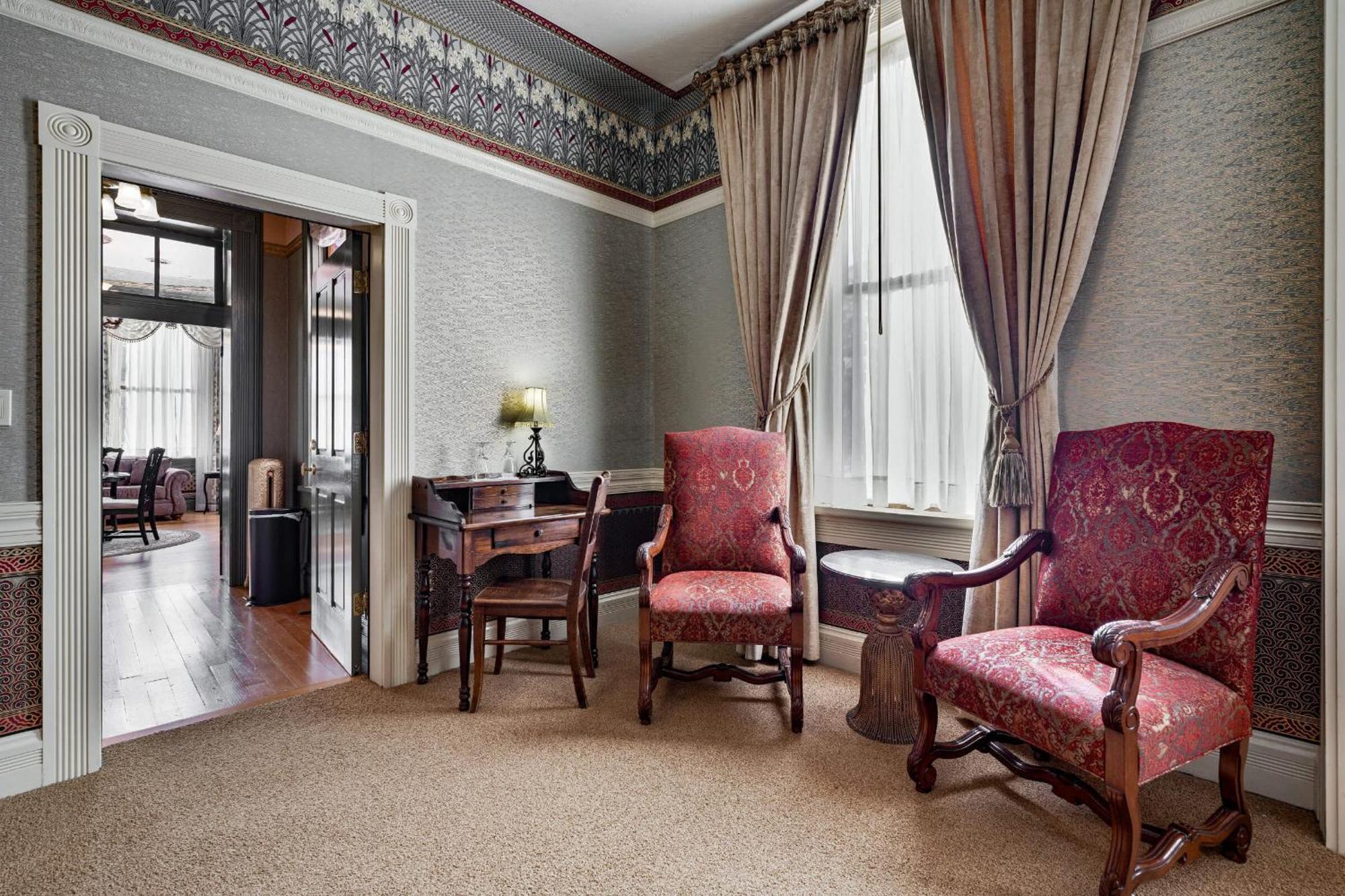 Luxury Two-Bedroom Apartment