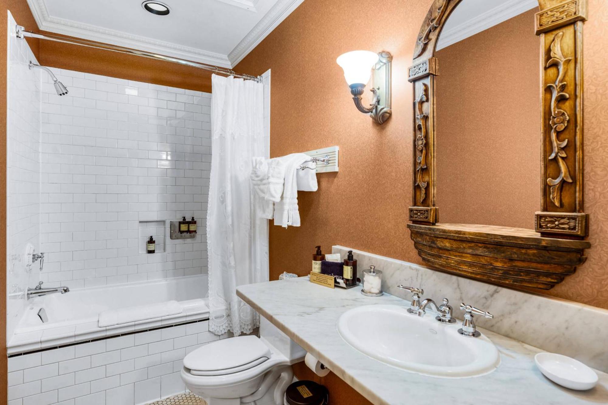 King Junior Suite,1641740780:JPEG