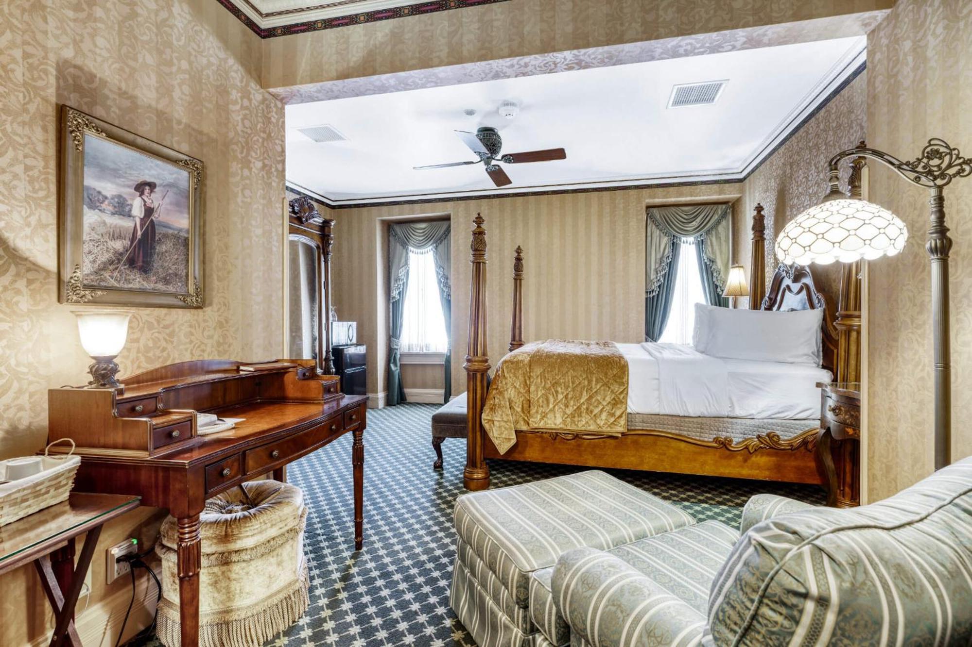 Queen Junior Suite