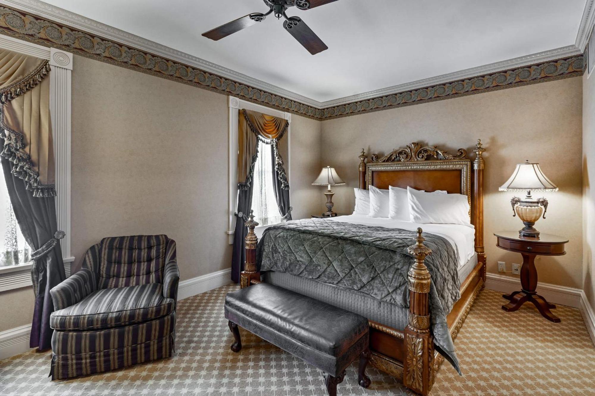 Queen Junior Suite