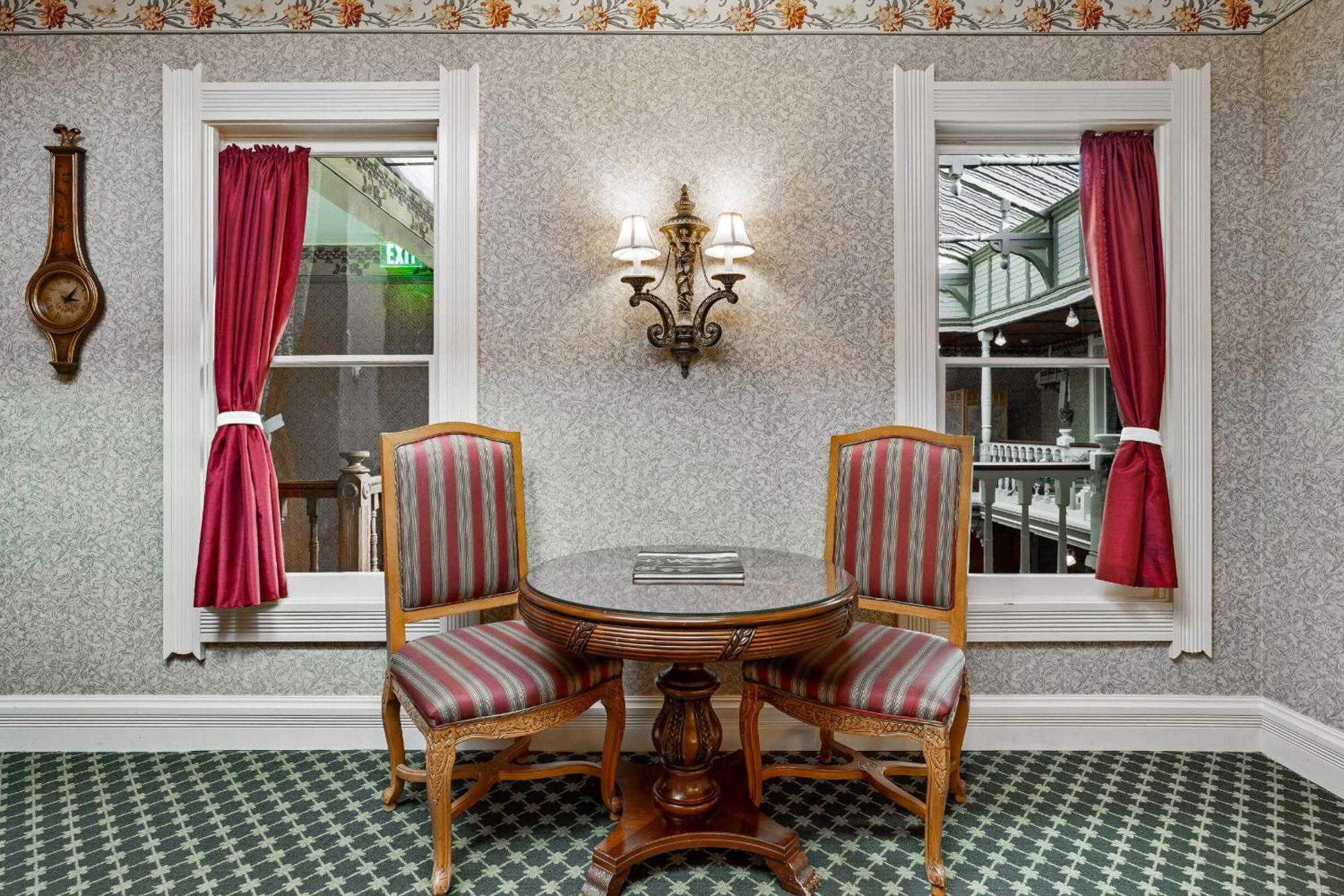 Superior King Suite