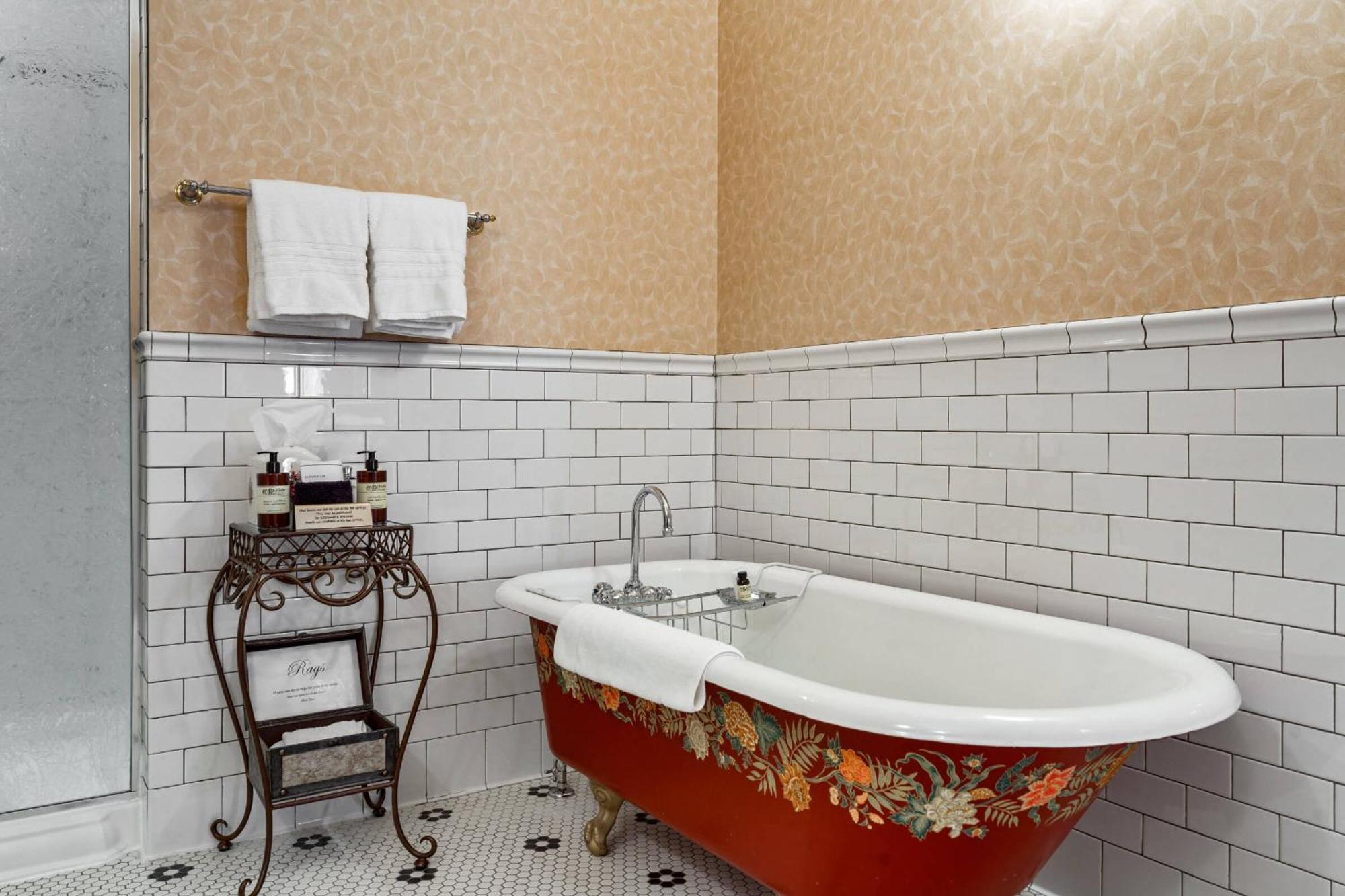 Superior King Suite