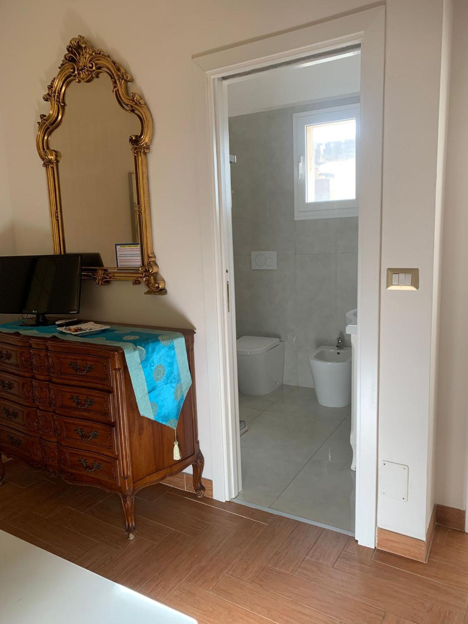 Comfort Triple Room Shower