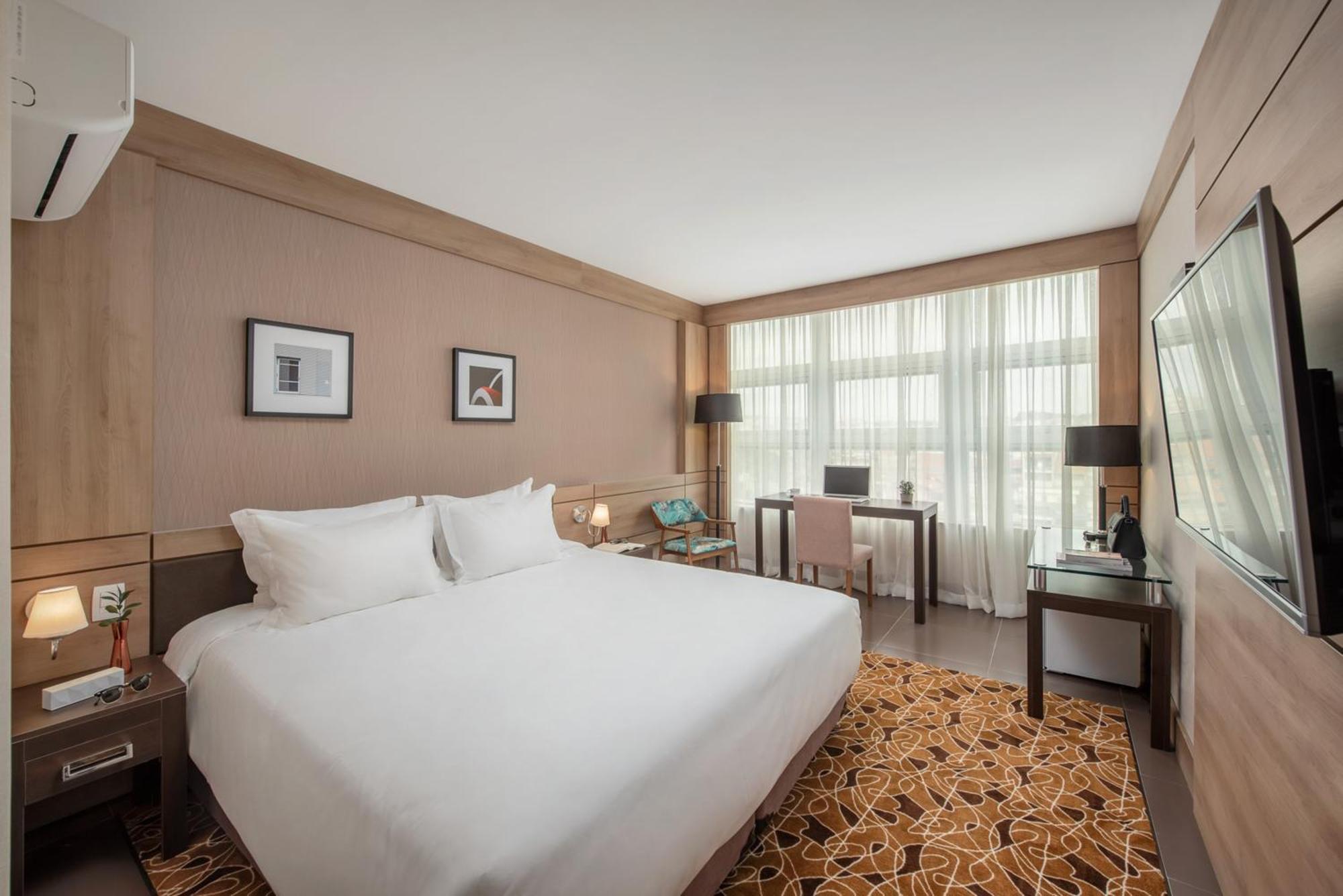 Luxury Double 1 King Bed
