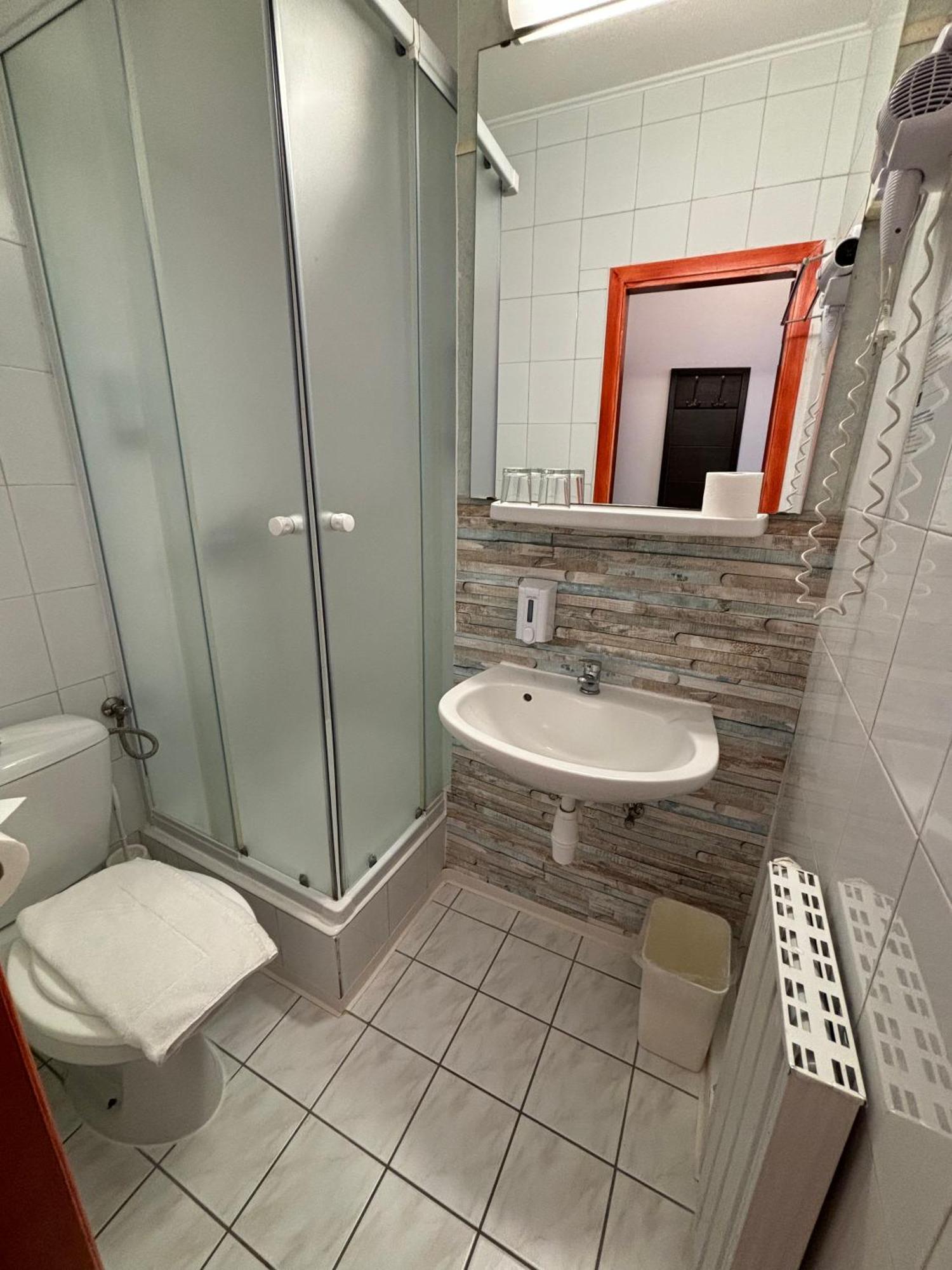Standard Single Room