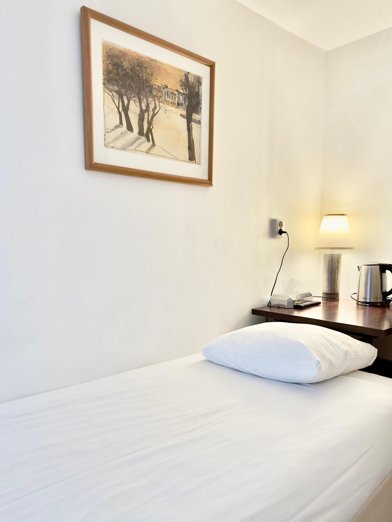 Single Room Private Bathroom