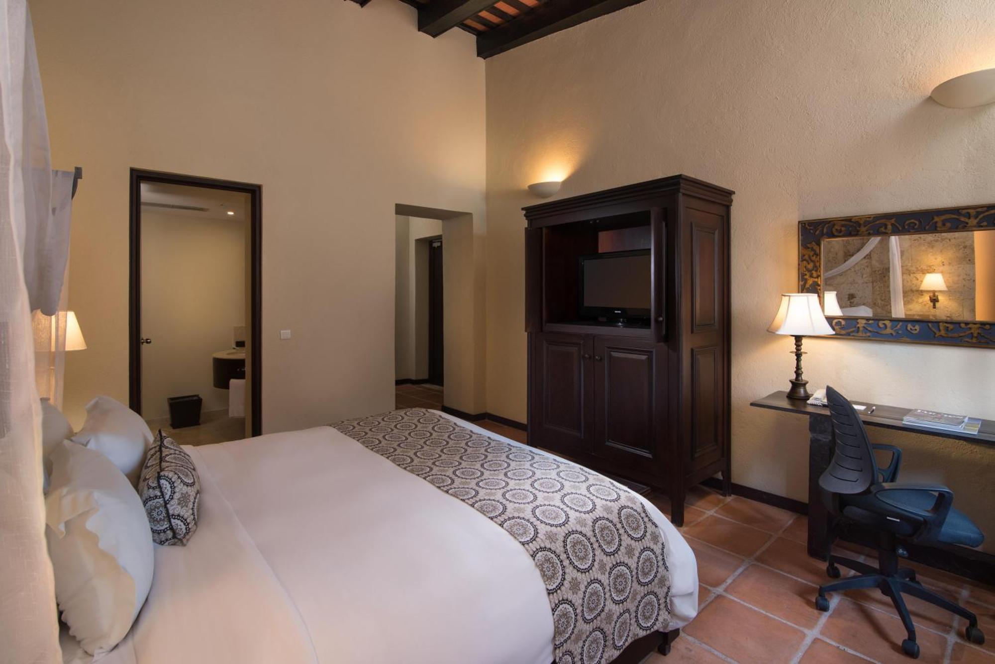 Colonial Imperial Room