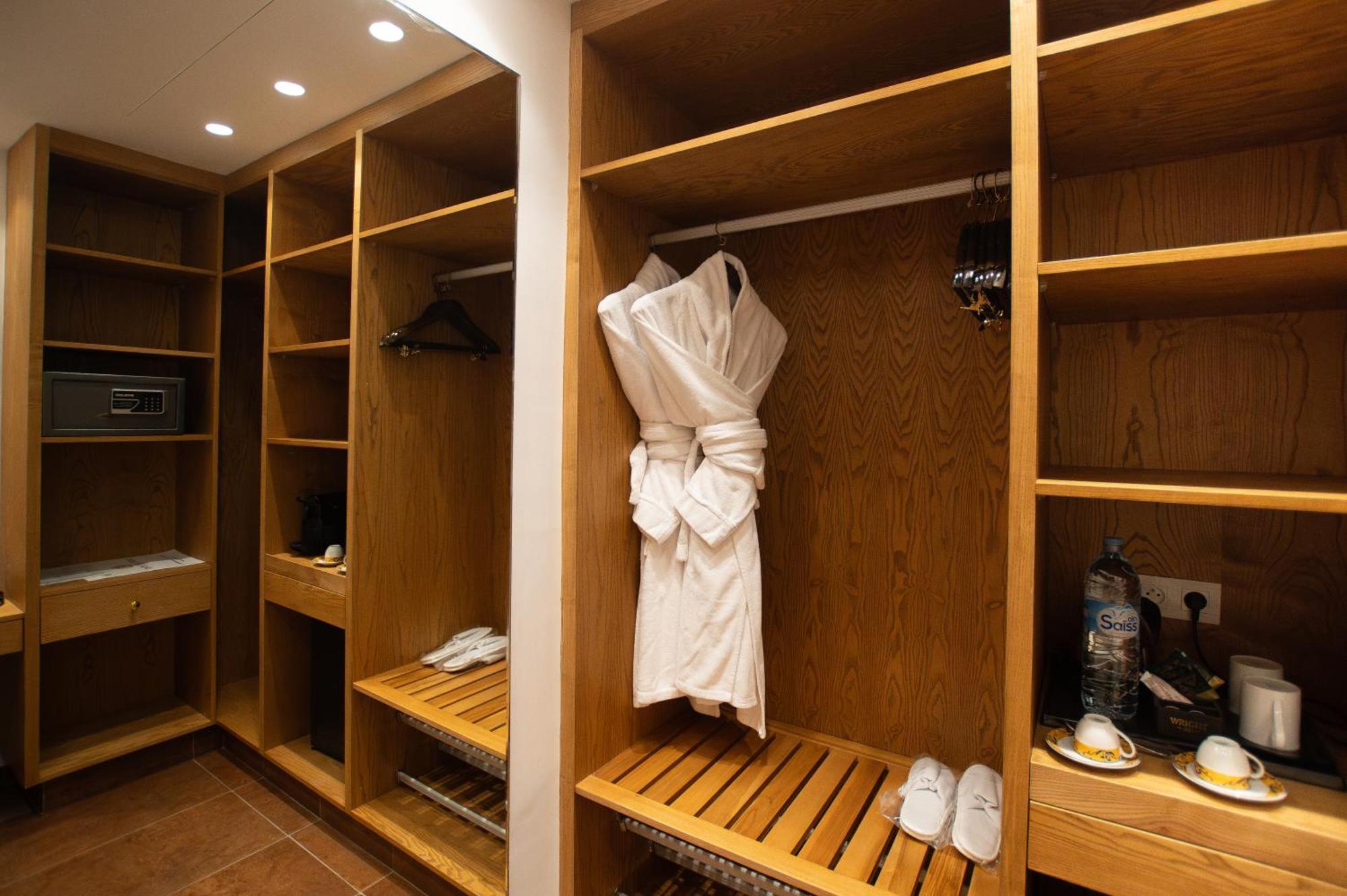 Prestige Suite