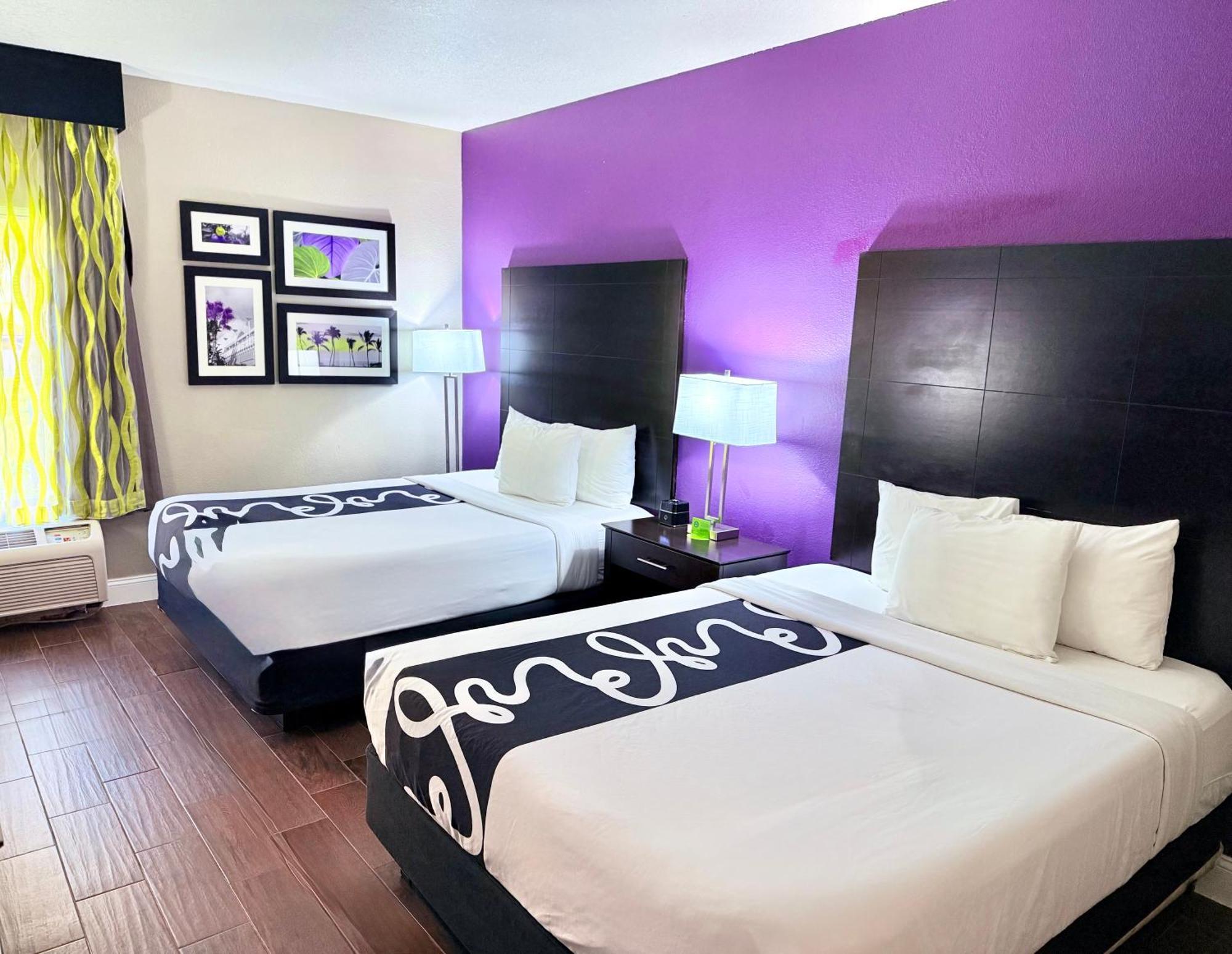 Queen Room Two Queen Beds
