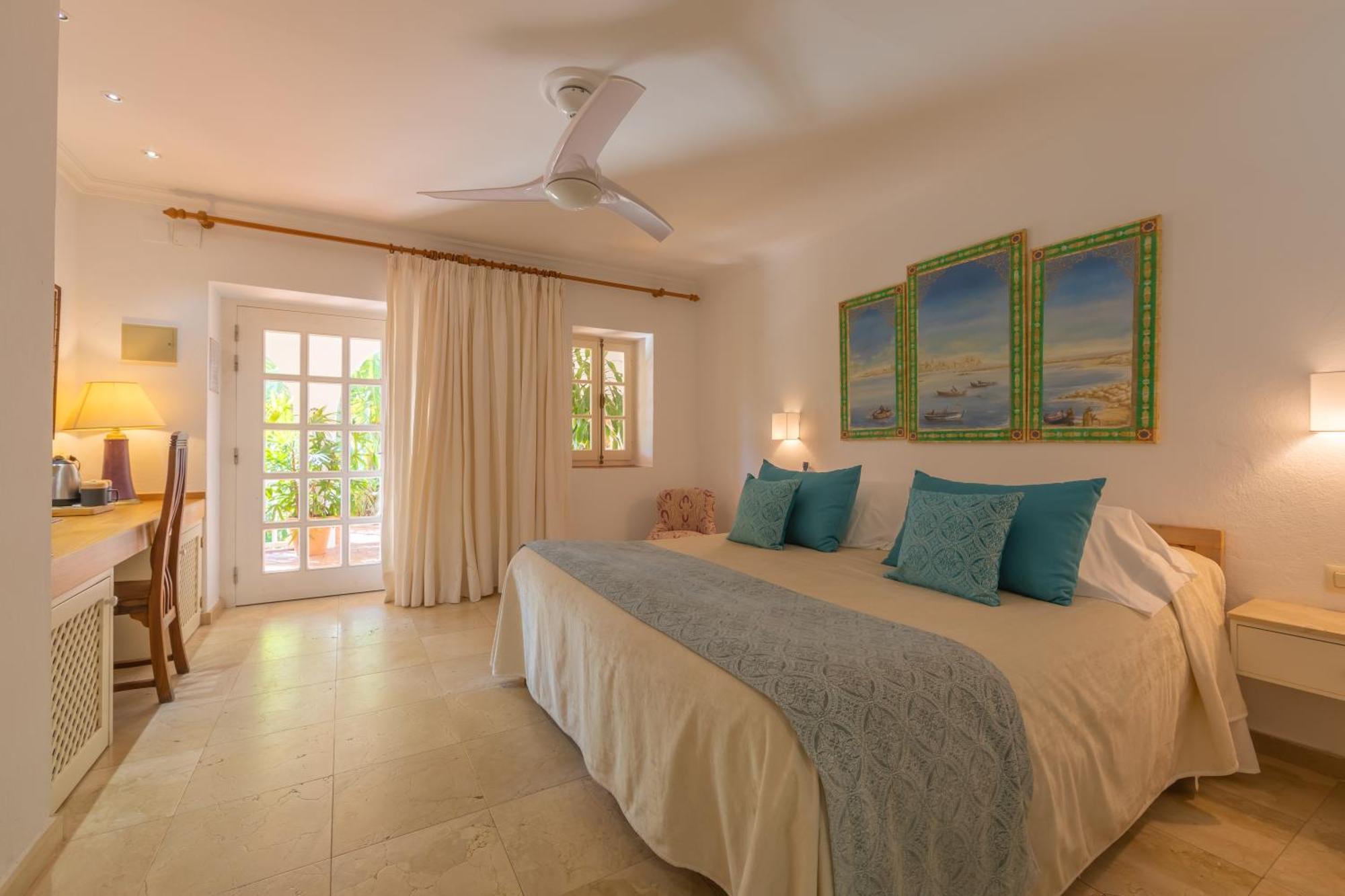Double or Twin Room Garden View