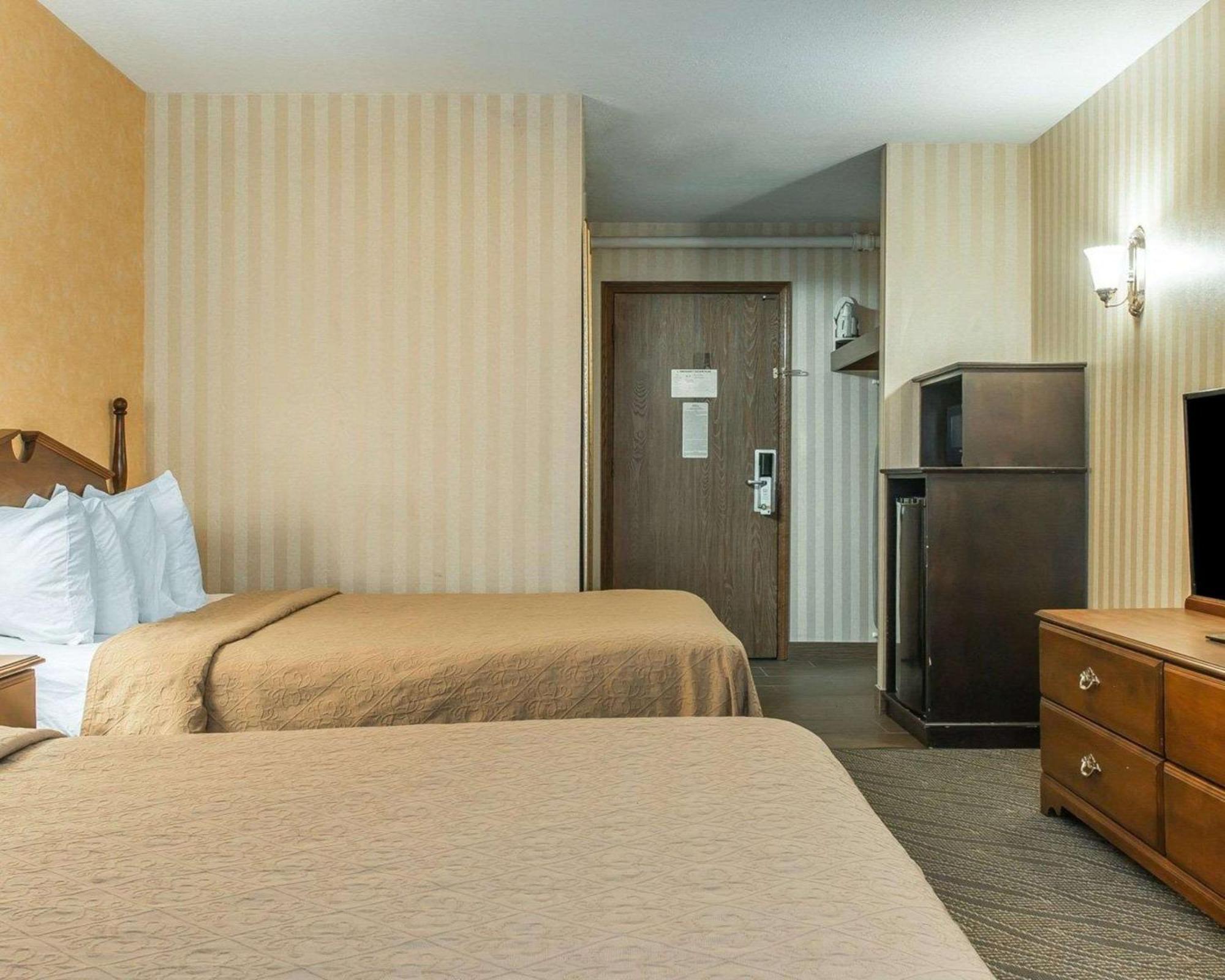 Queen Room Two Queen Beds Non-Smoking