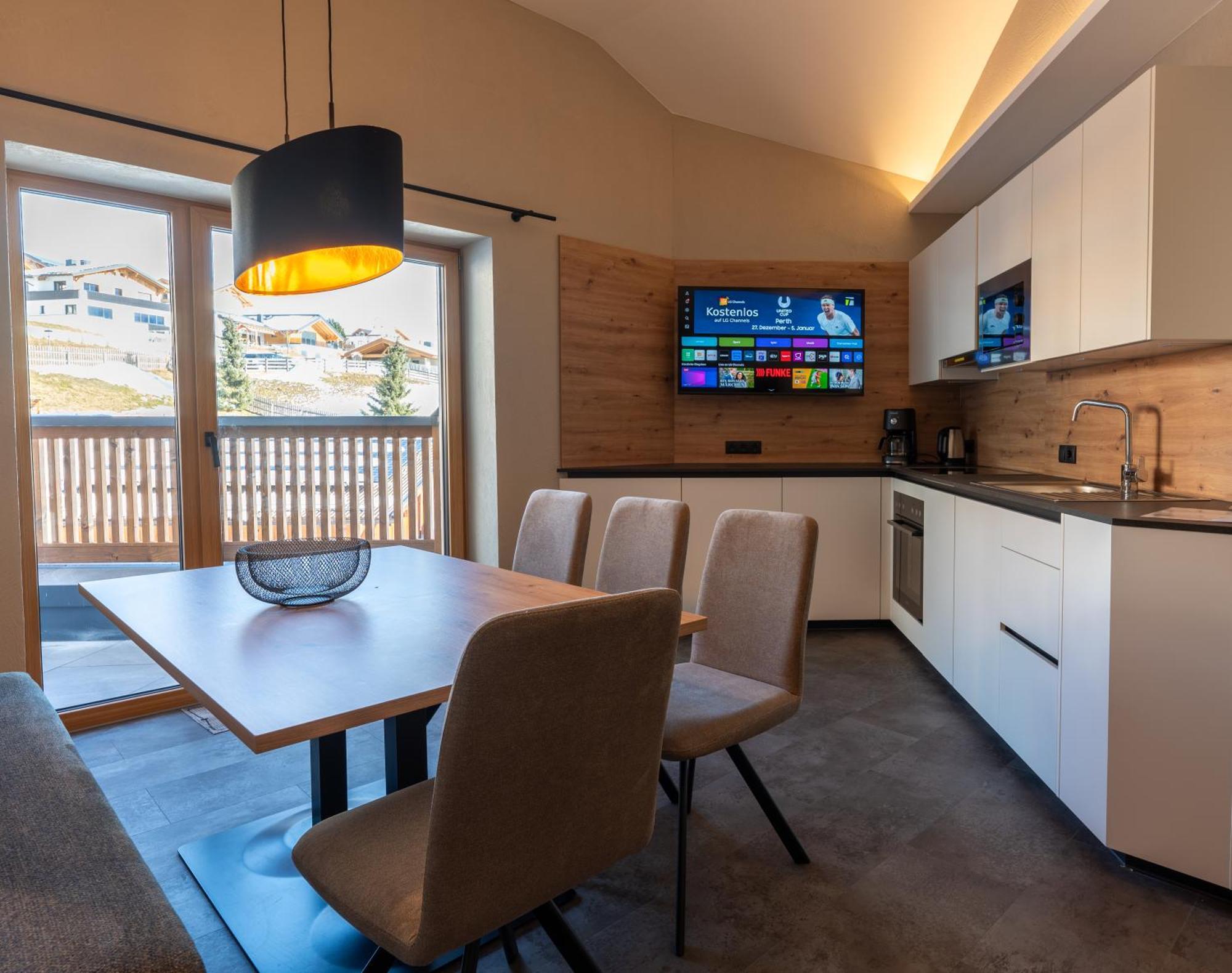 Three-Bedroom Apartment Mountain View