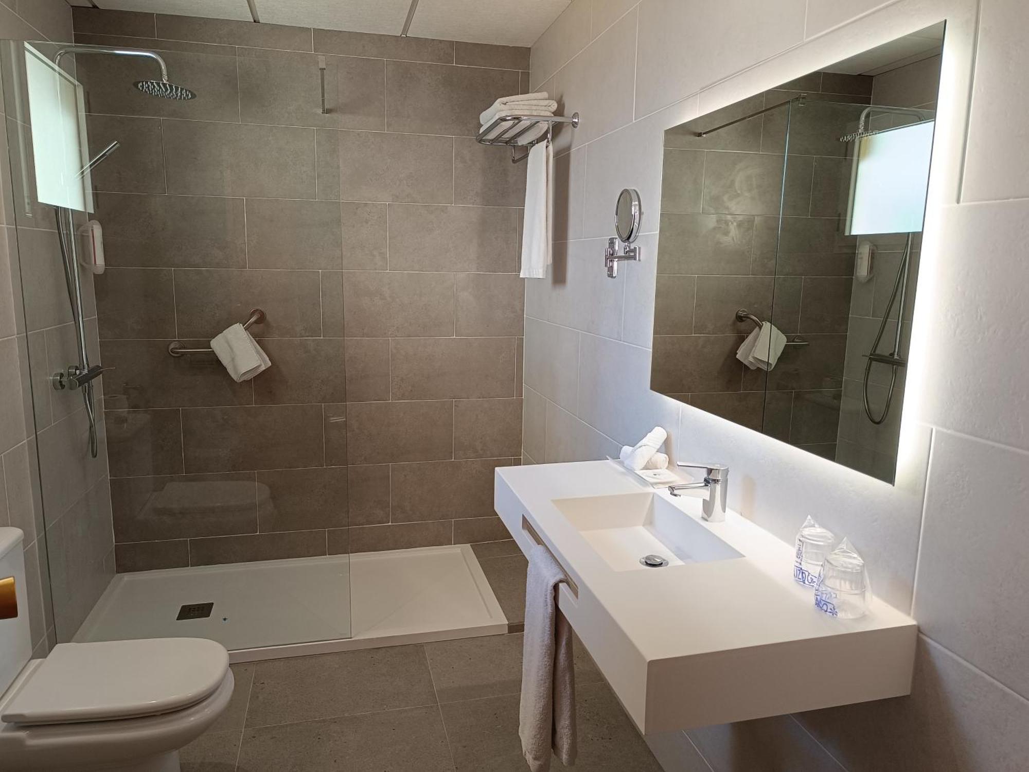 Large Twin Room