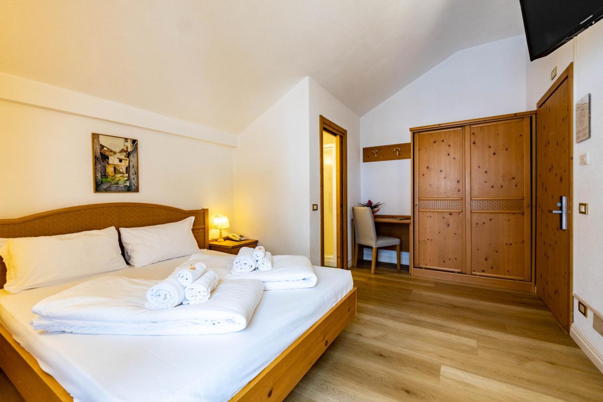 Double Room Mountain View