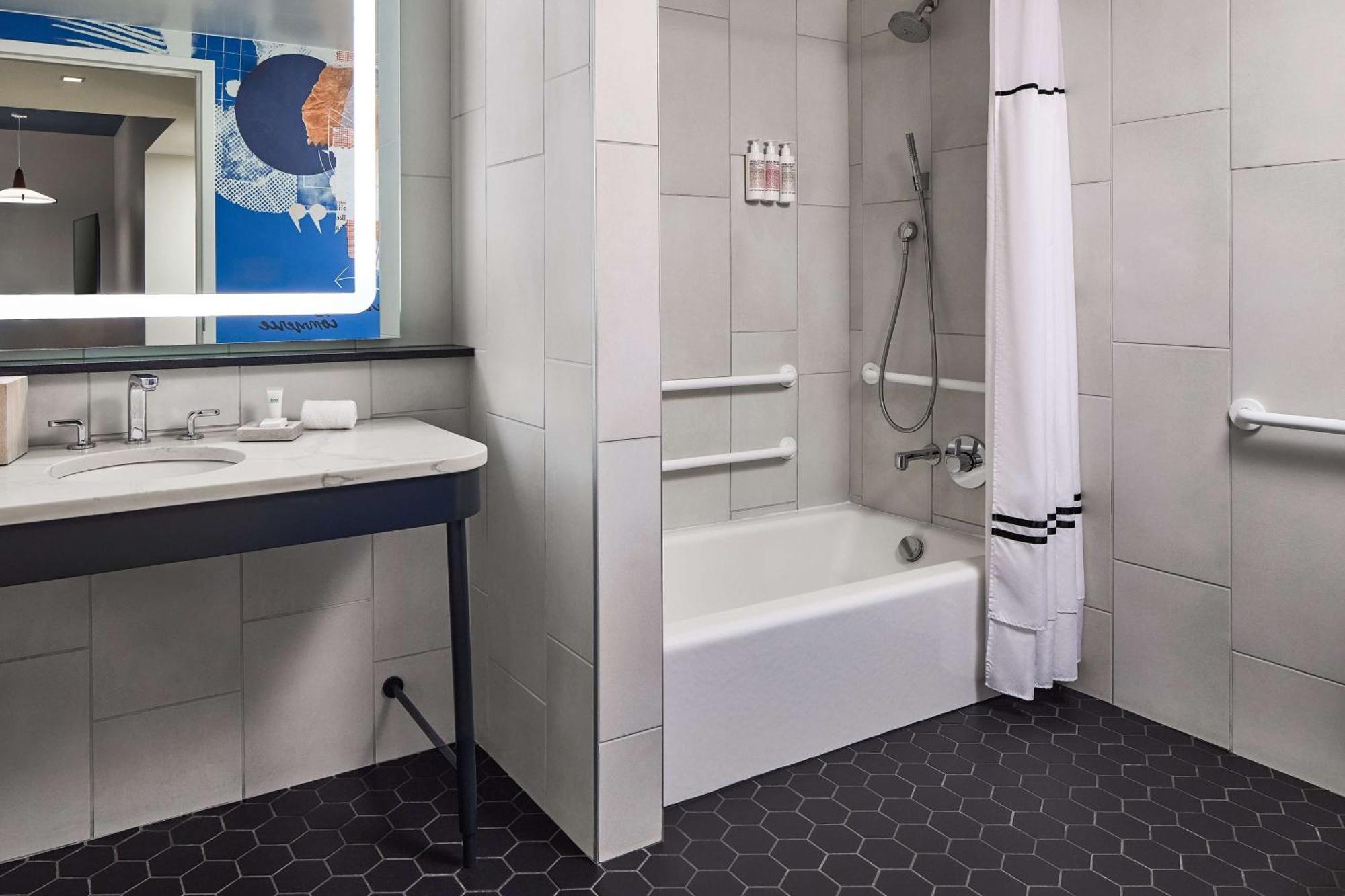 Queen Room Two Queen Beds Tub Mobility or Hearing Accessible