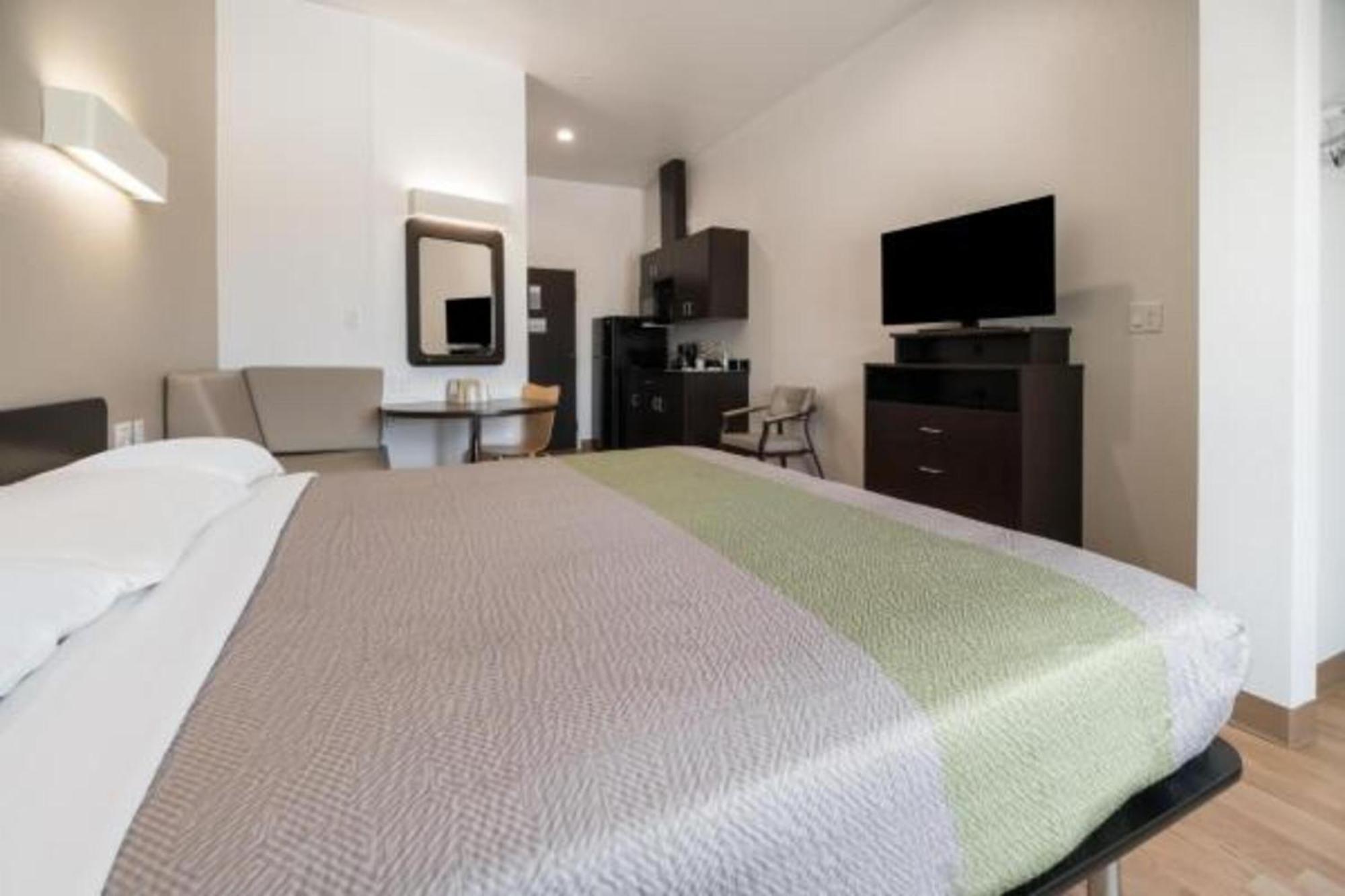 Quadruple Room Non-Smoking