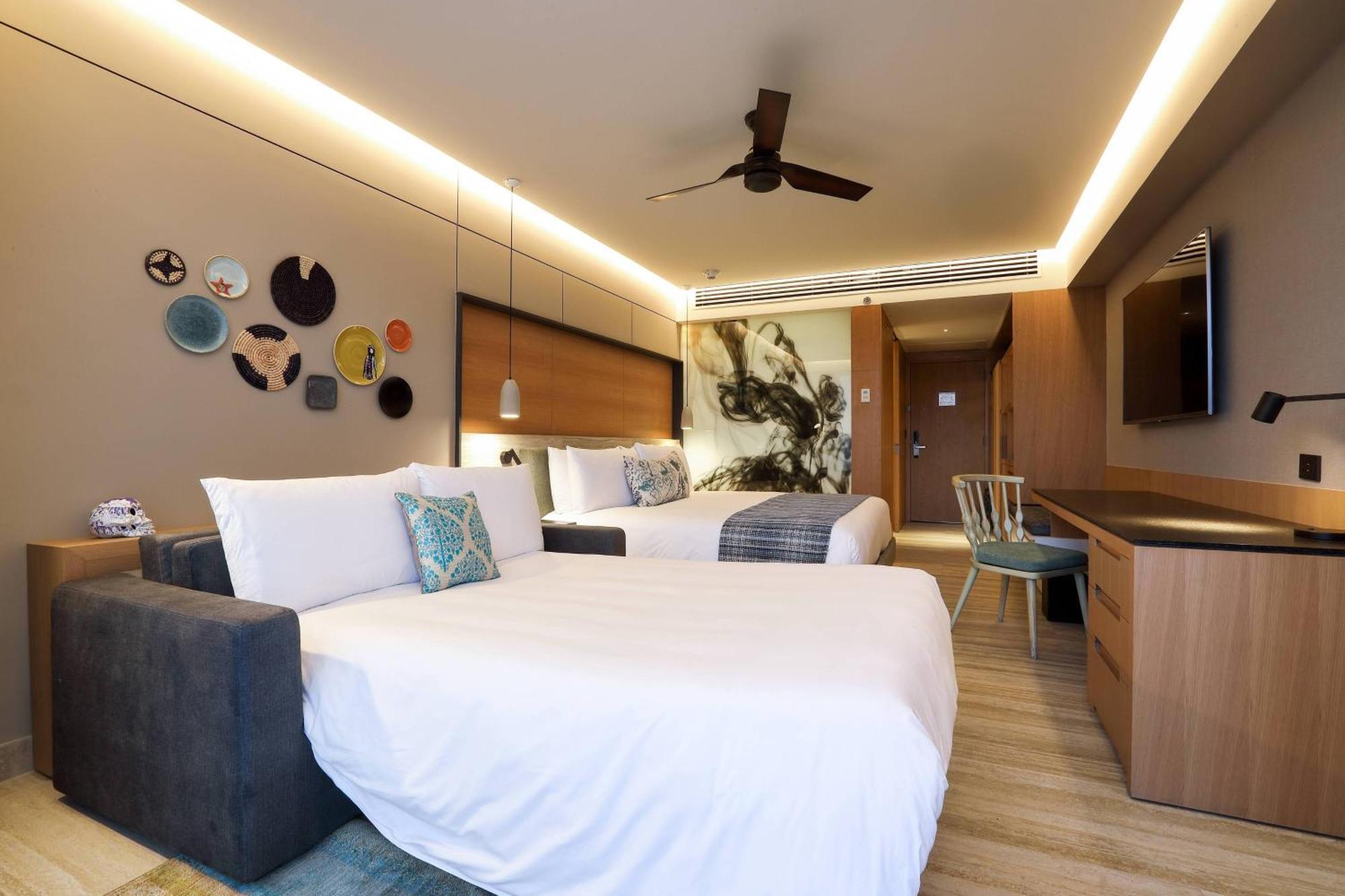 Standard Room Deluxe King