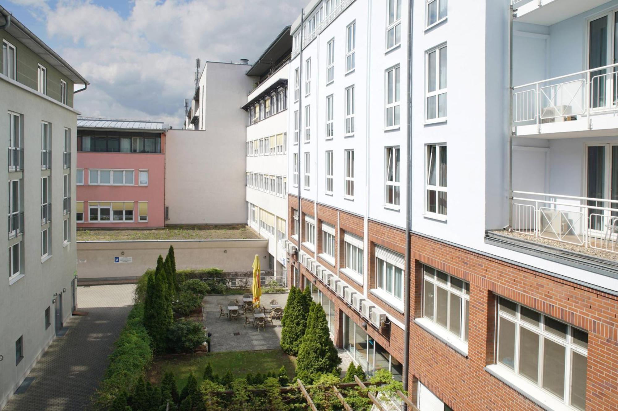 Twin Room Courtyard View Quiet Location