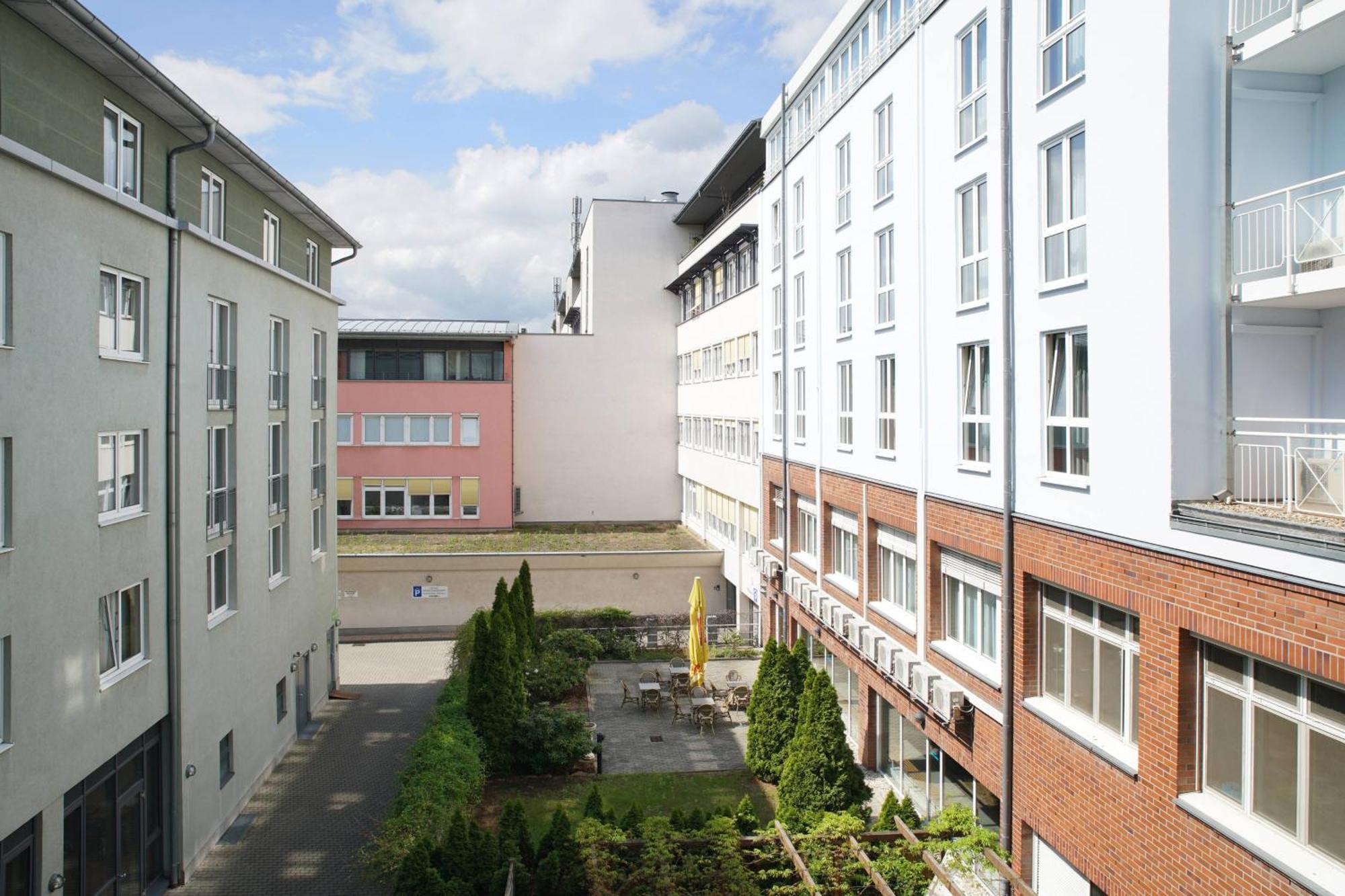 Twin Room Courtyard View Quiet Location