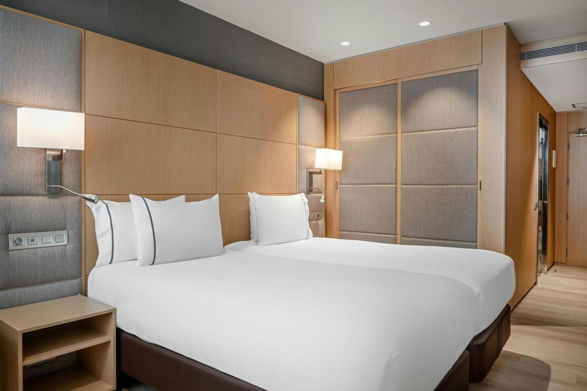 Standard Twin Room Street View