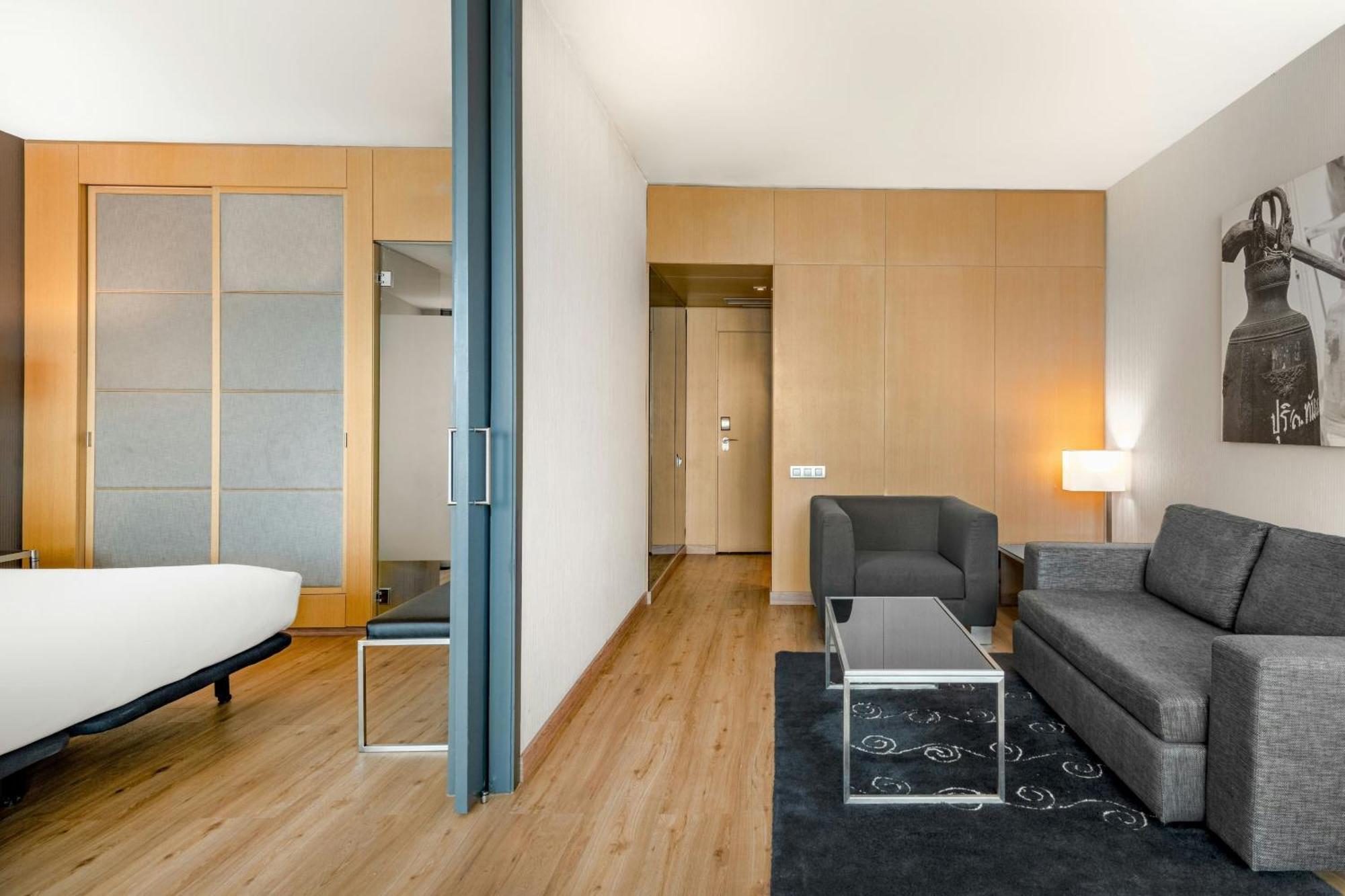 One-Bedroom Junior King Suite Street View