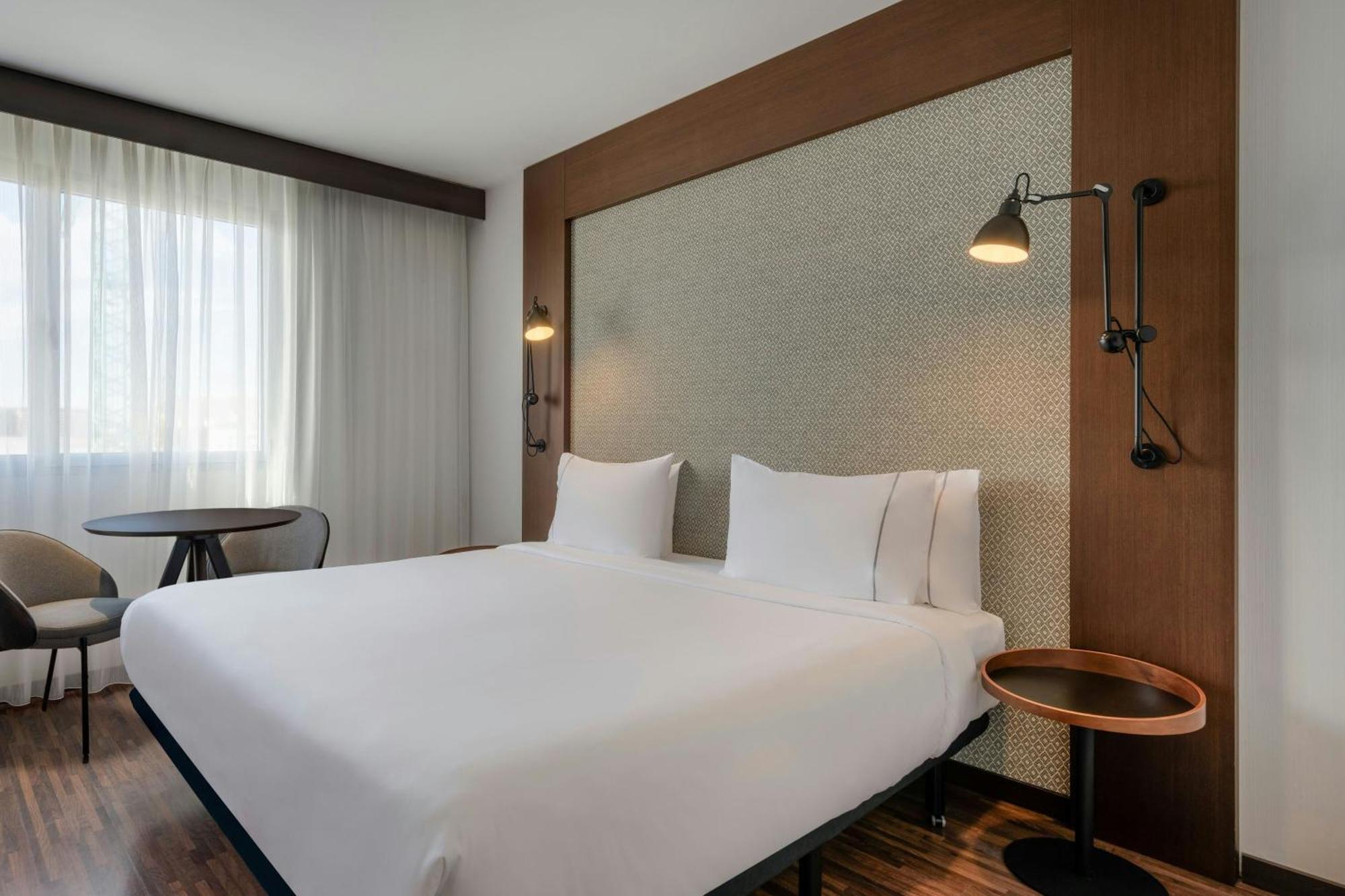 Standard Plus King Guest room 1 King