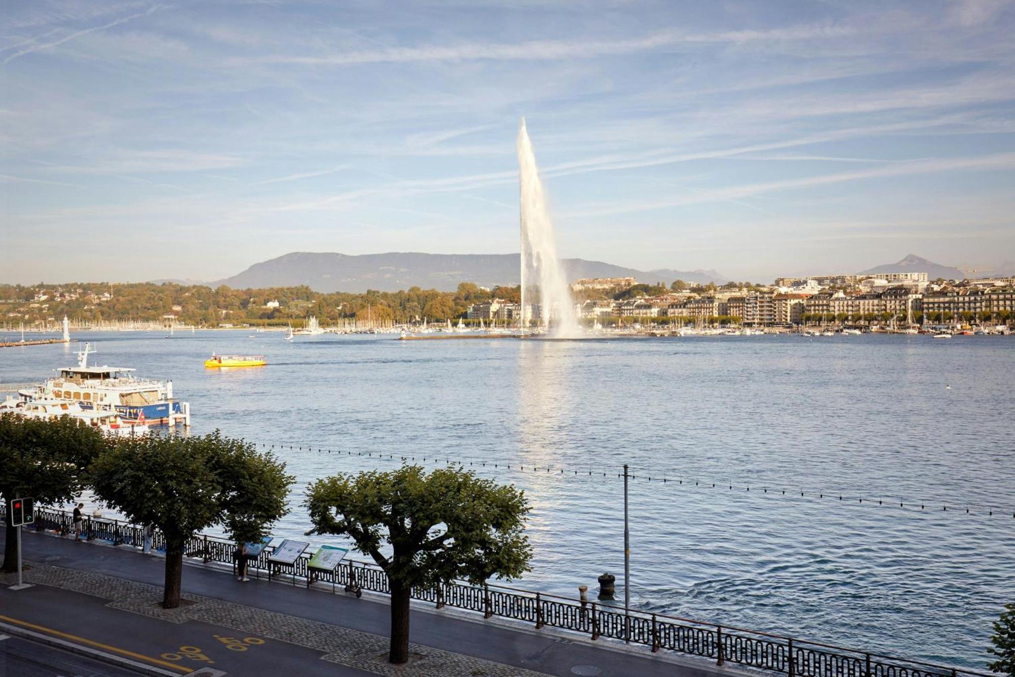 Camera Premium con 1 letto King-Size e Vista Lago Frontale