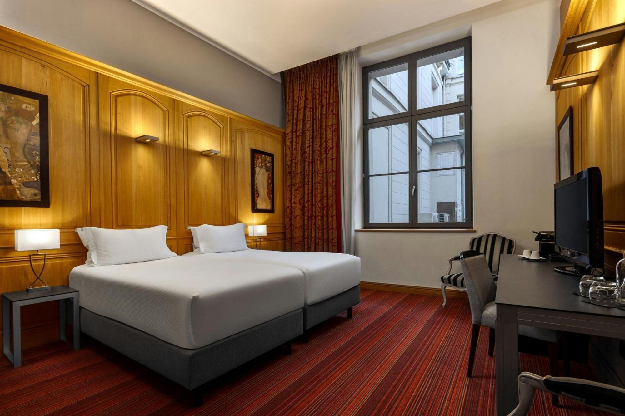 TRADITION Guest room 1 King Limited View,1643150517:JPEG