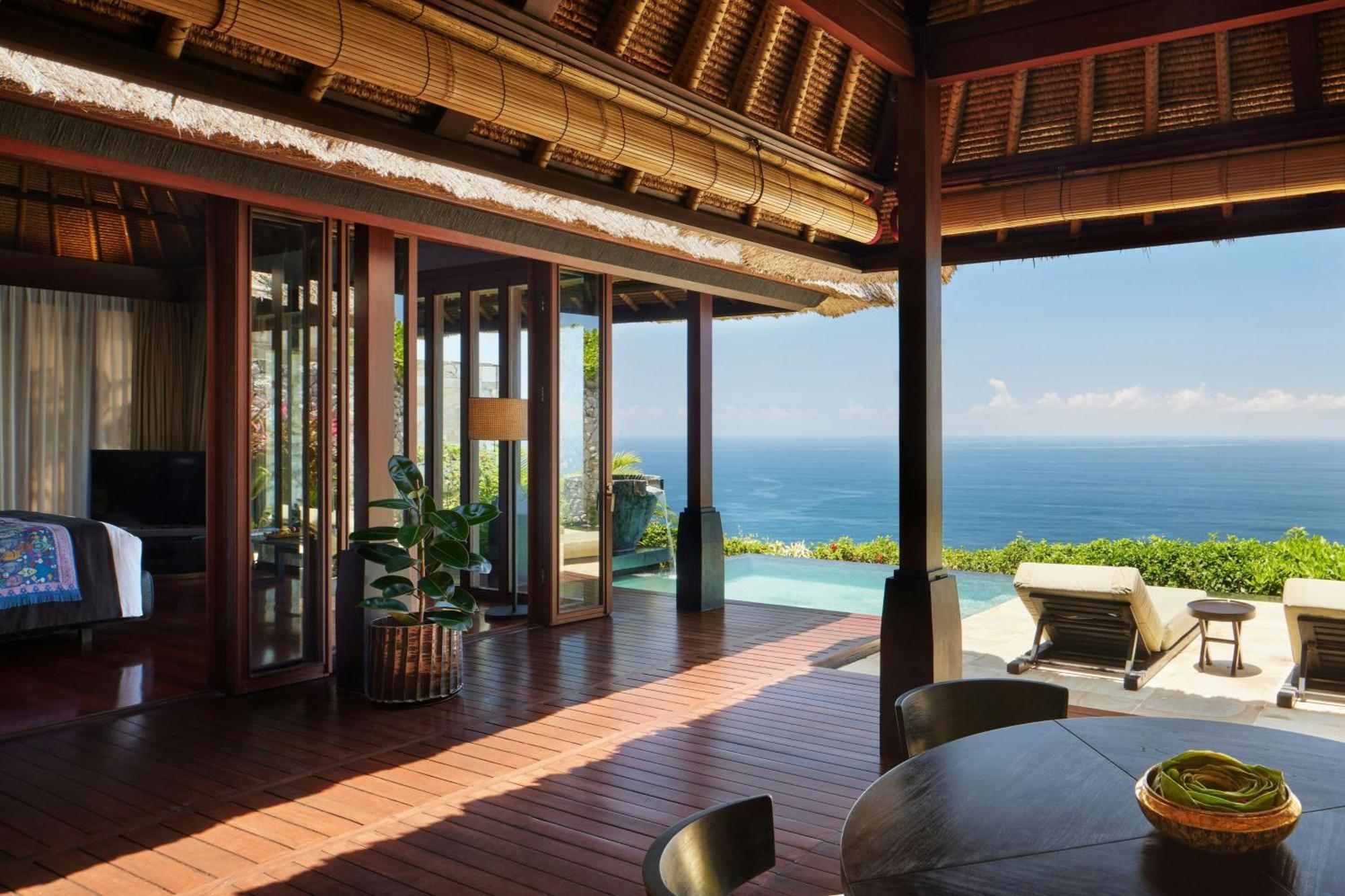 One-Bedroom Ocean Cliff