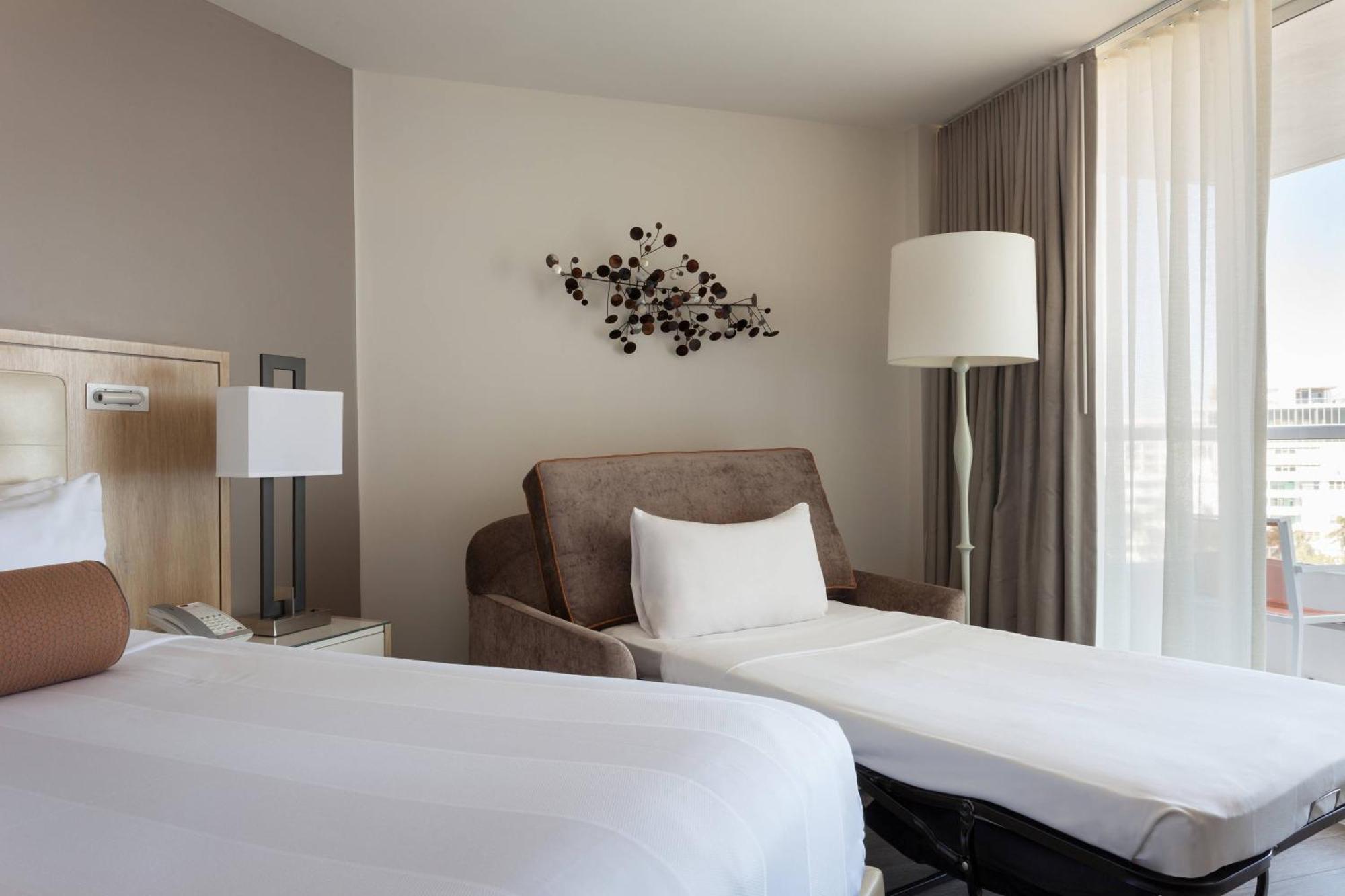 Two Double Beds Room City View Balcony