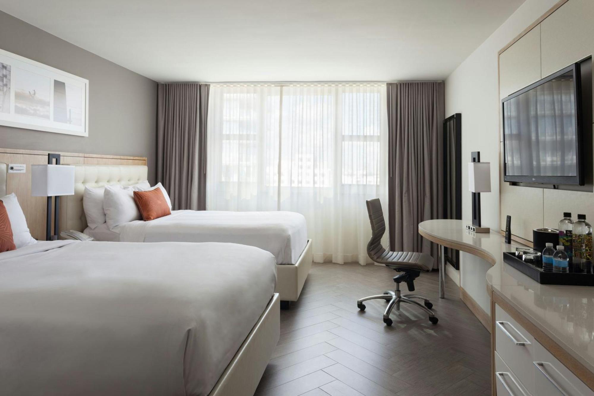 Two Double Beds Room City View Balcony