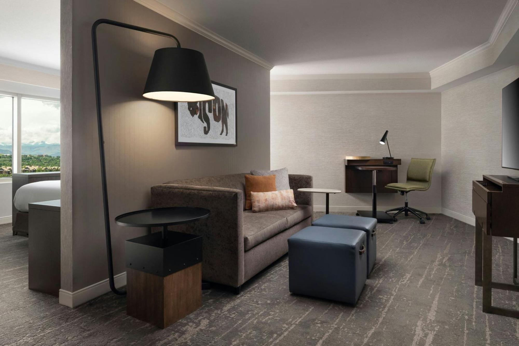 One-Bedroom Executive Suite Sofa Bed Mountain View