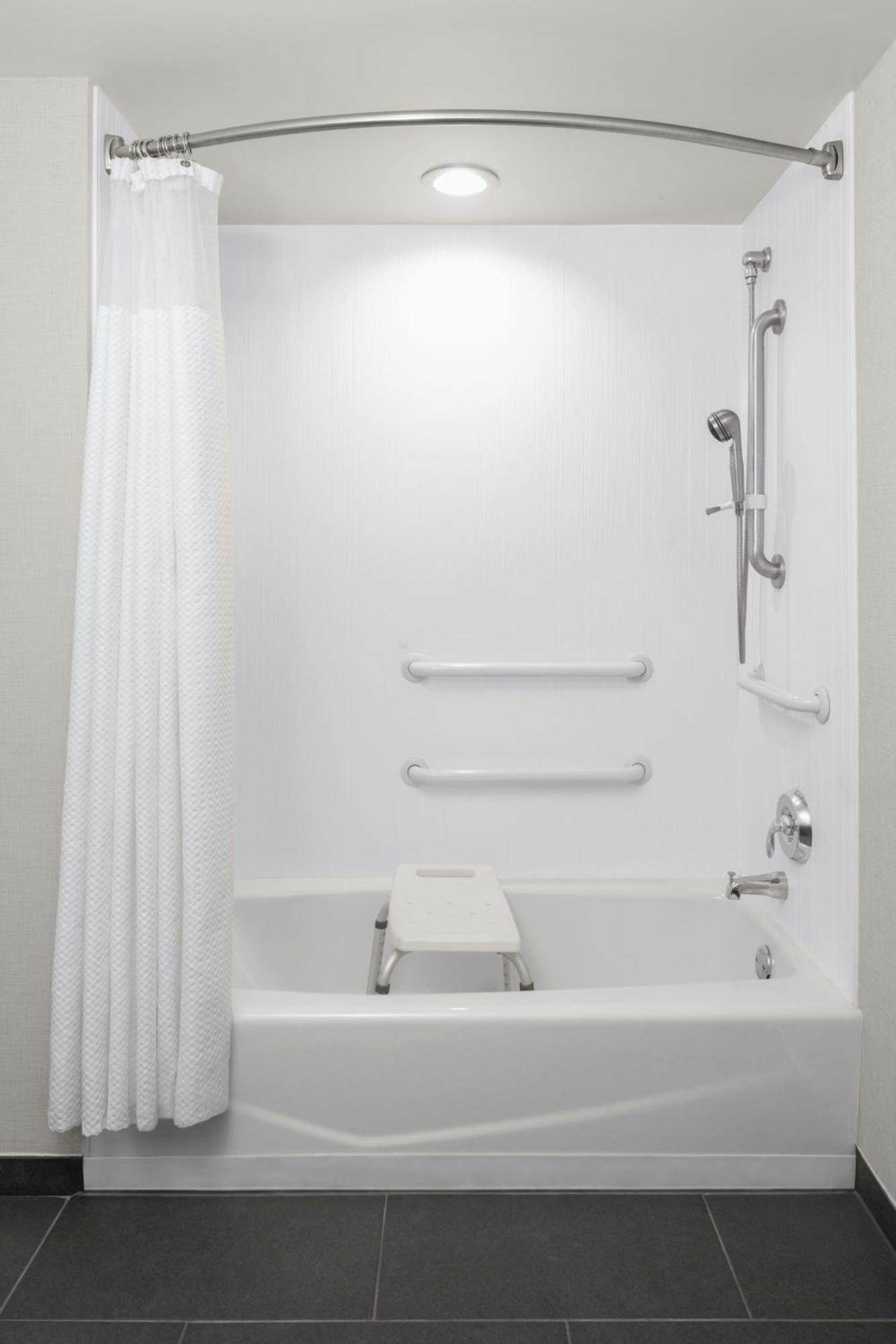 King Room Bathtub Mobility Access or Hearing Accessible,1643158415:JPEG