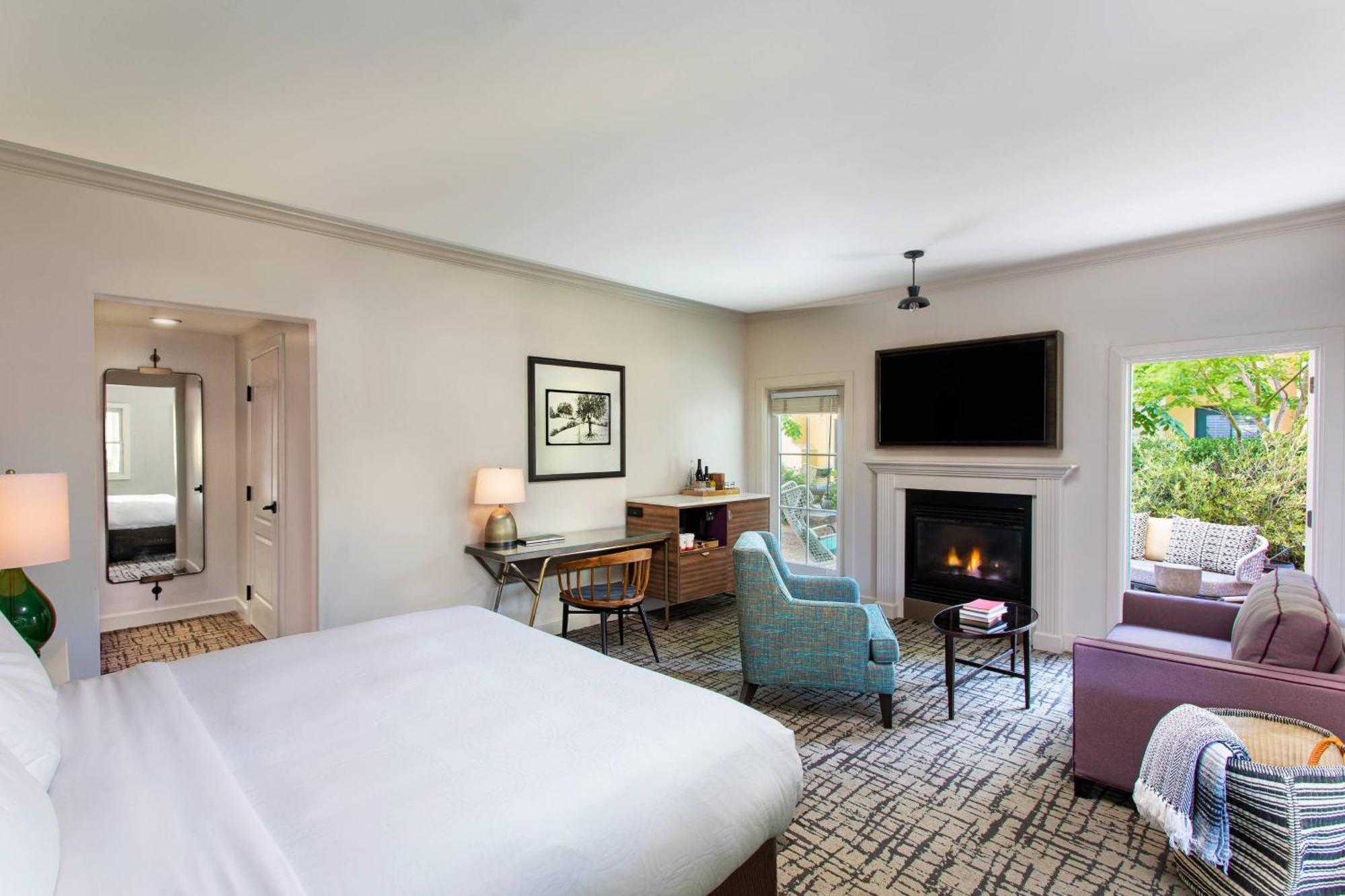Cottage Junior King Suite Sofa Bed Balcony,1756442236:JPEG
