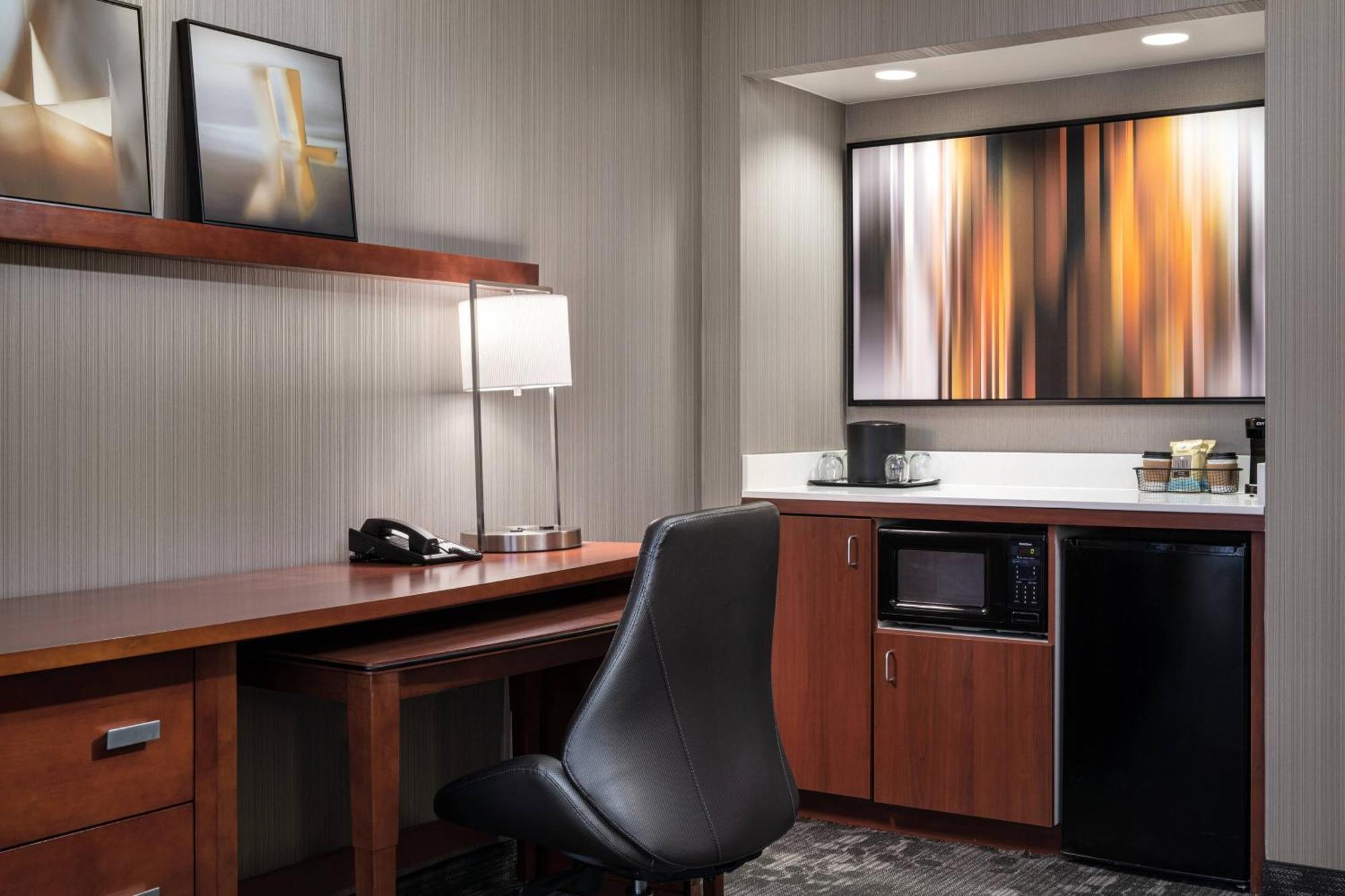 One-Bedroom King Suite