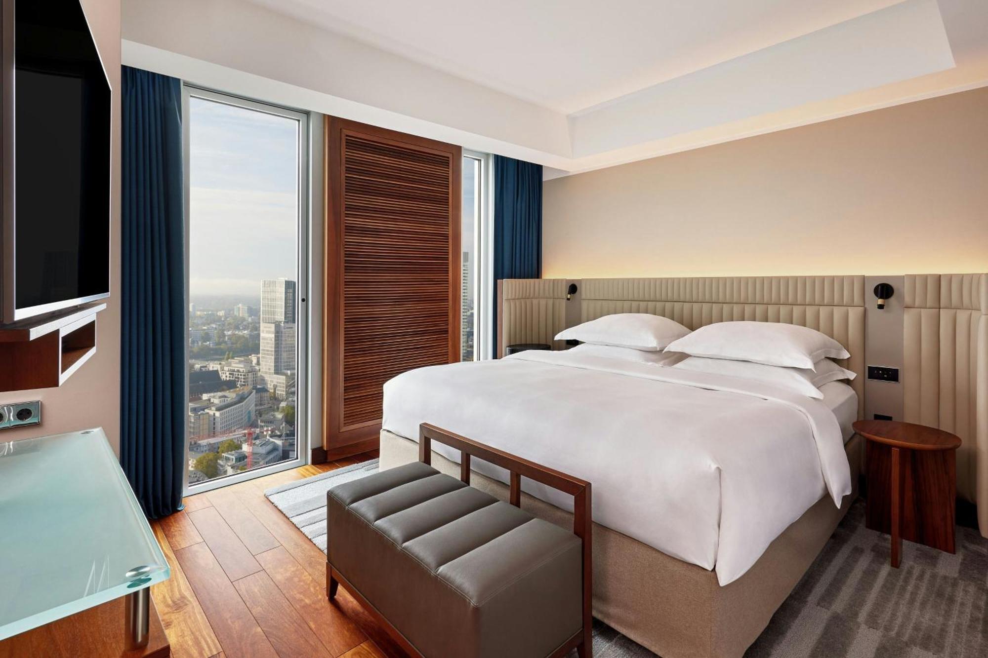 Junior King Suite