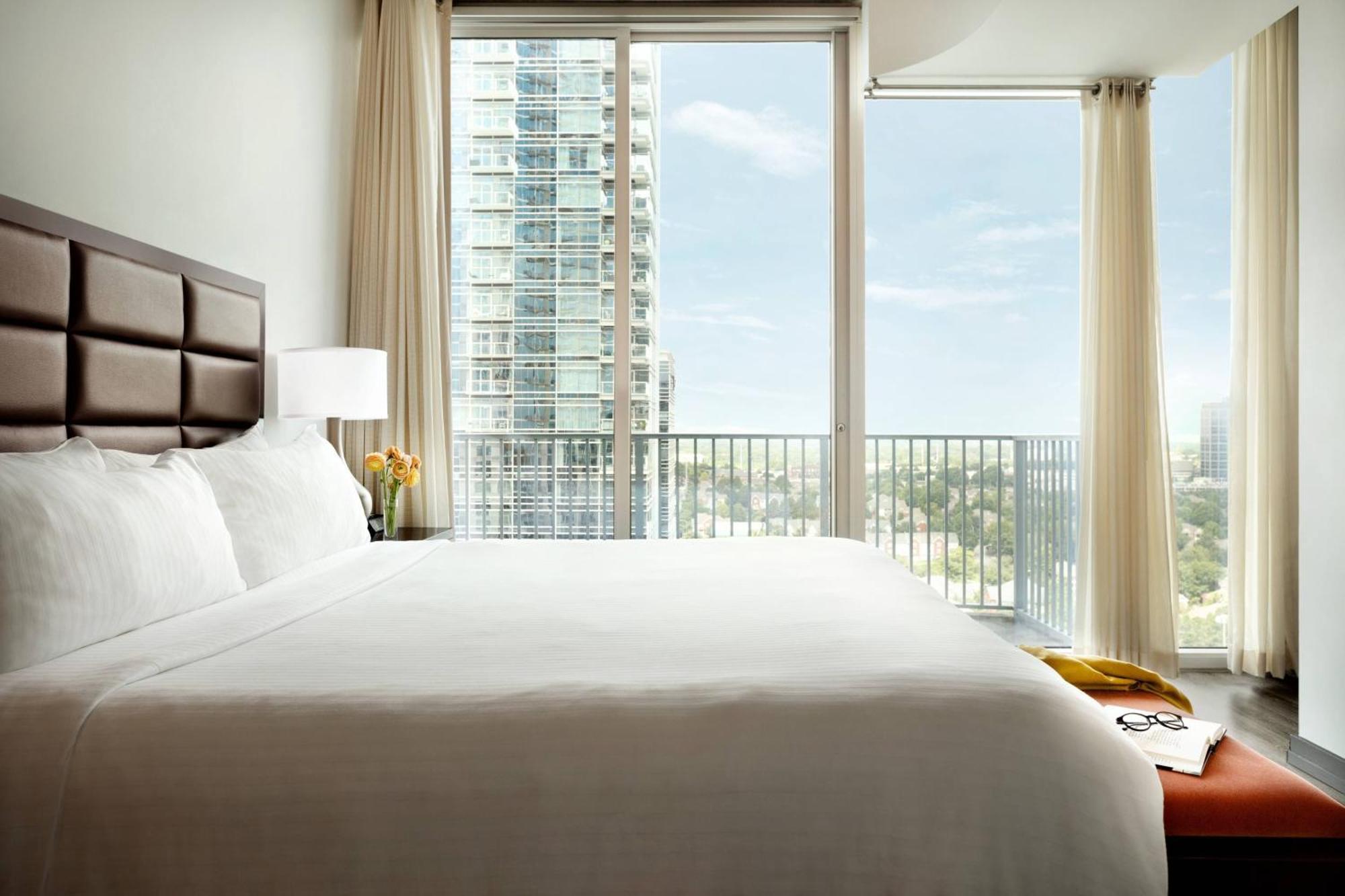 One-Bedroom King Suite City View
