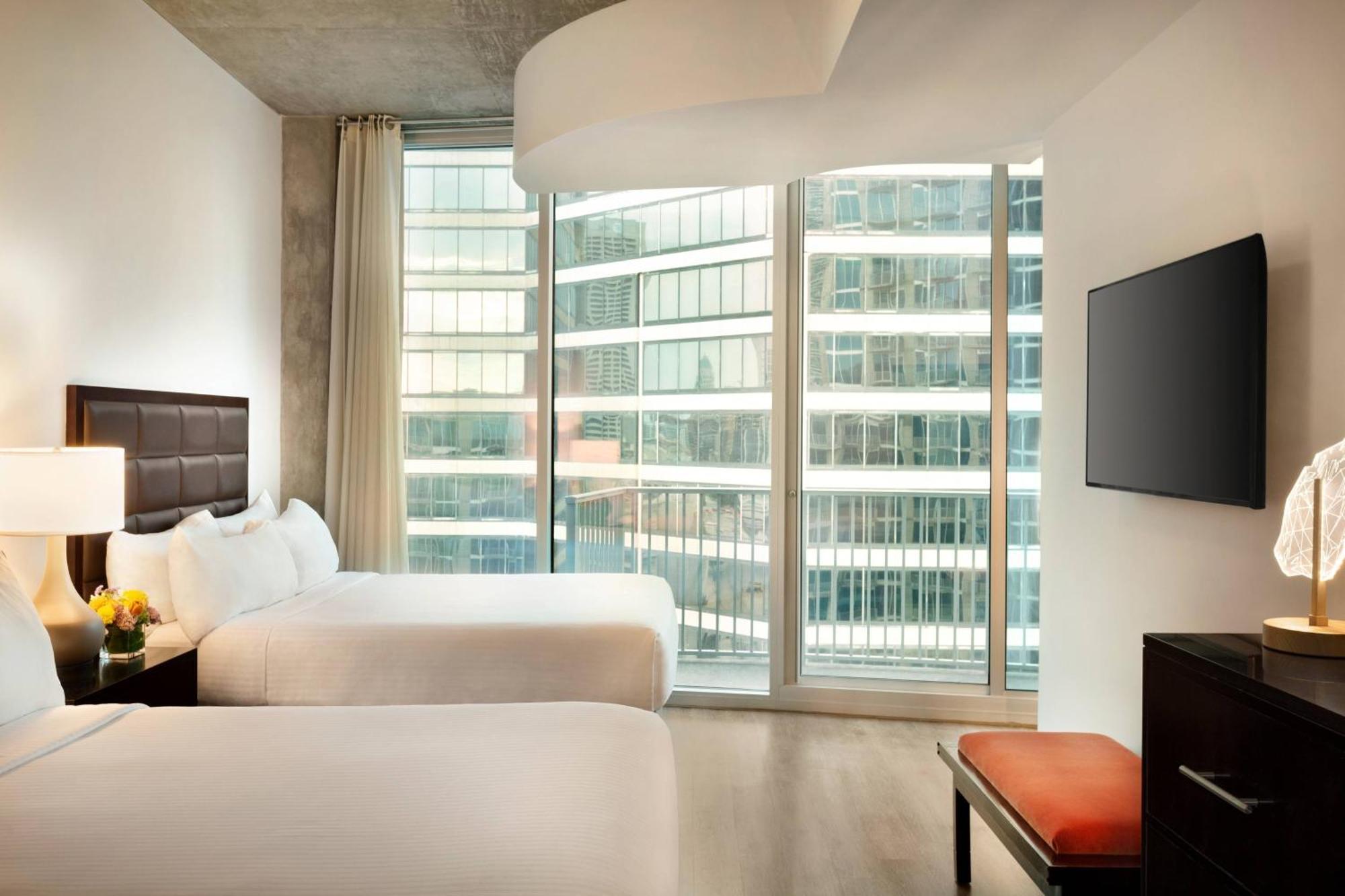 One-Bedroom Queen Suite City View