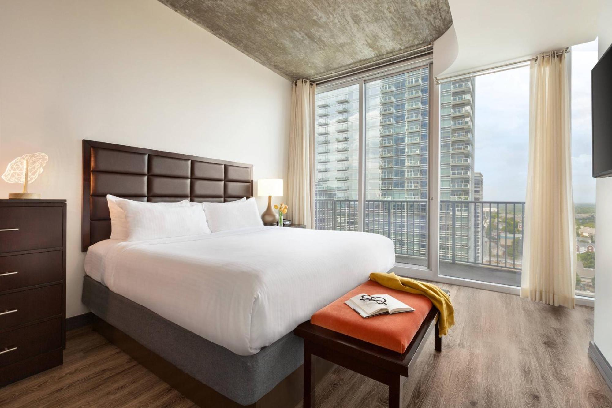 One-Bedroom King Suite City View