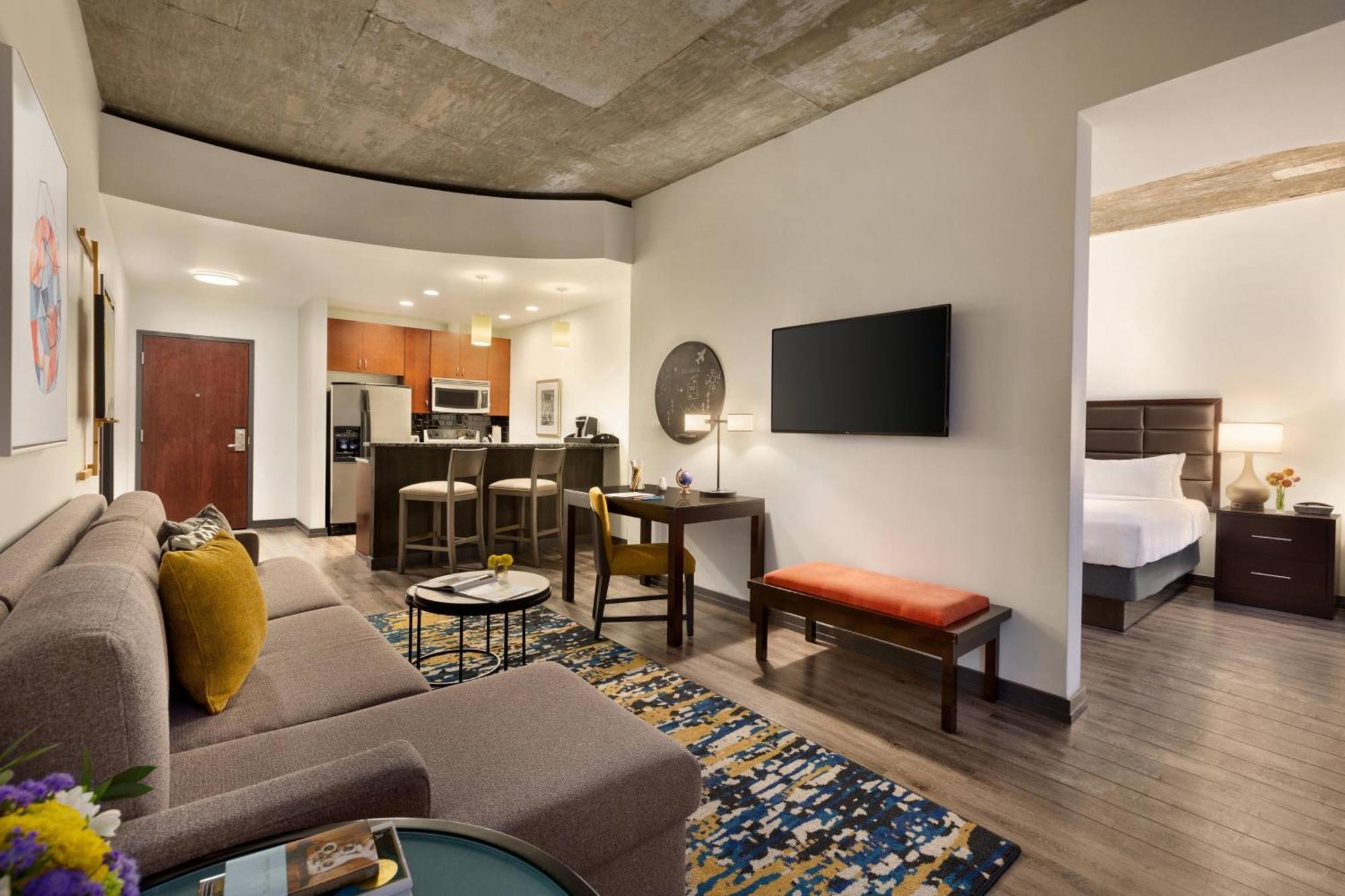 One-Bedroom King Suite